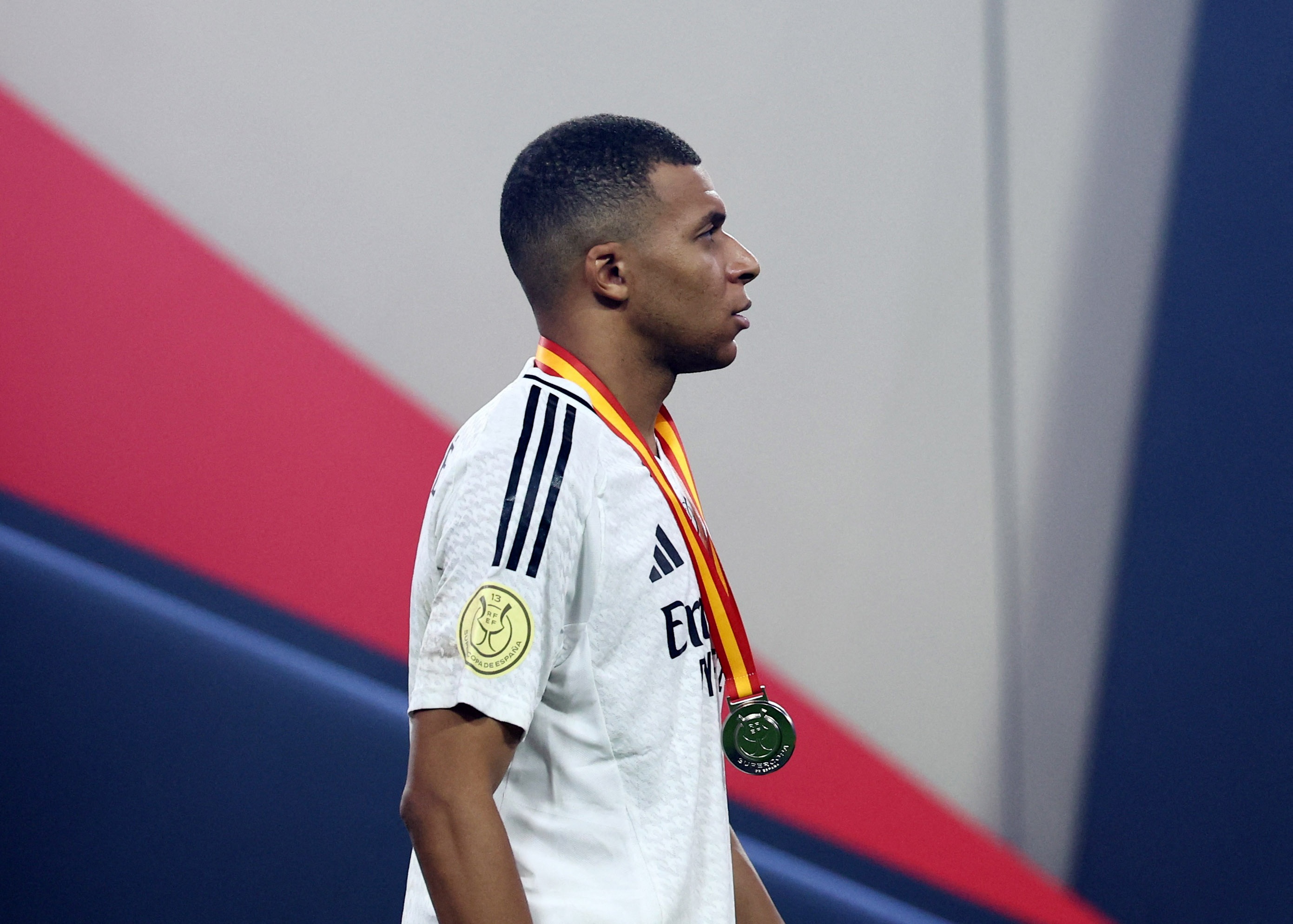 Tham hoa Real Madrid, chi co Mbappe toa sang hinh anh