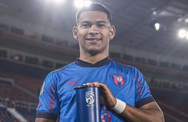 Tan binh dau tien cua MU trong thang 1 hinh anh