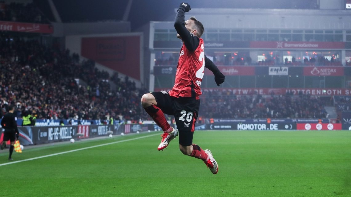 Leverkusen thang tran thu 11 lien tiep hinh anh