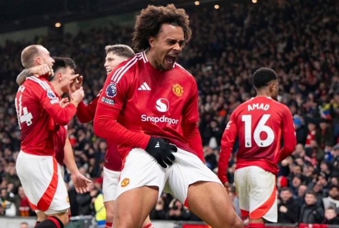 Zirkzee an mung khiem nha, nguy co bi phat hinh anh