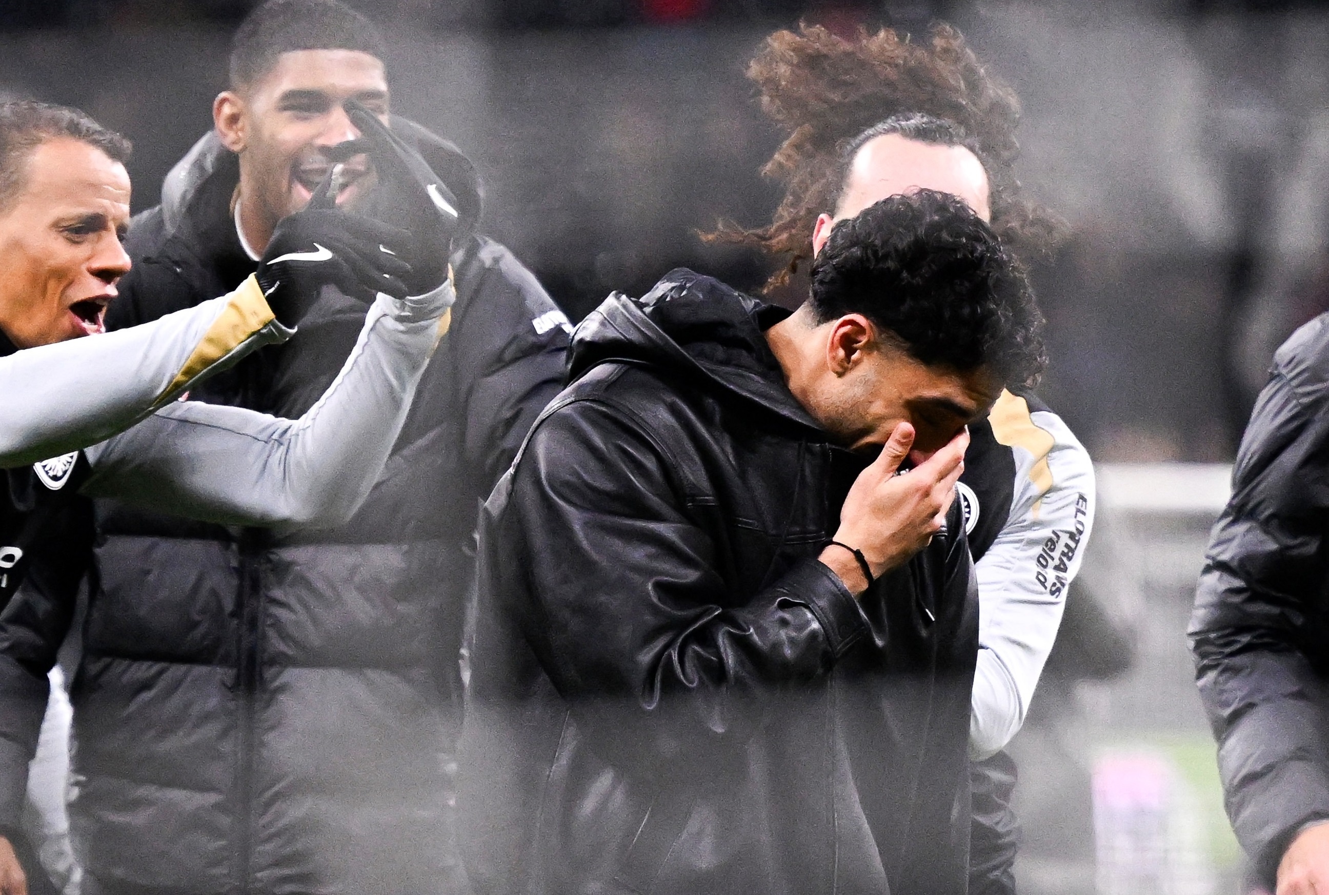 Marmoush khoc truoc ngay gia nhap Man City hinh anh