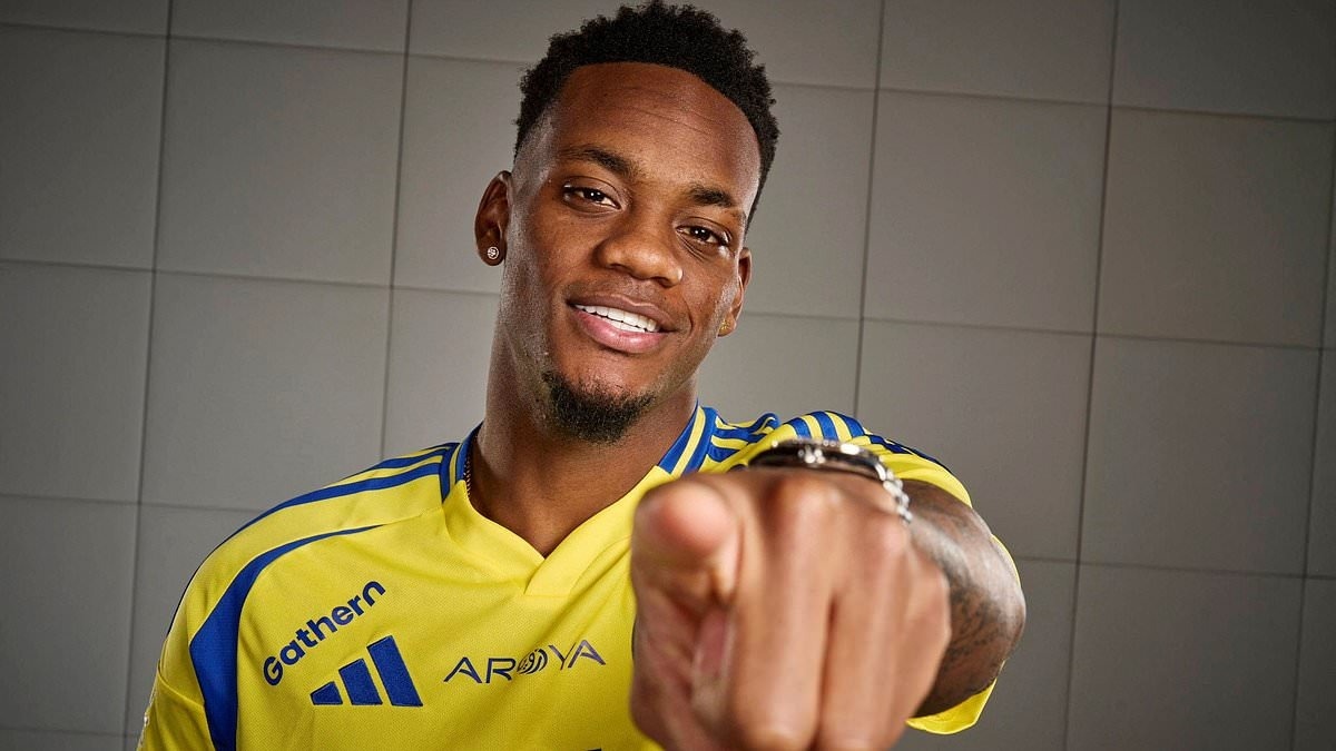 Dong doi cua Ronado muon di tap bang truc thang hinh anh