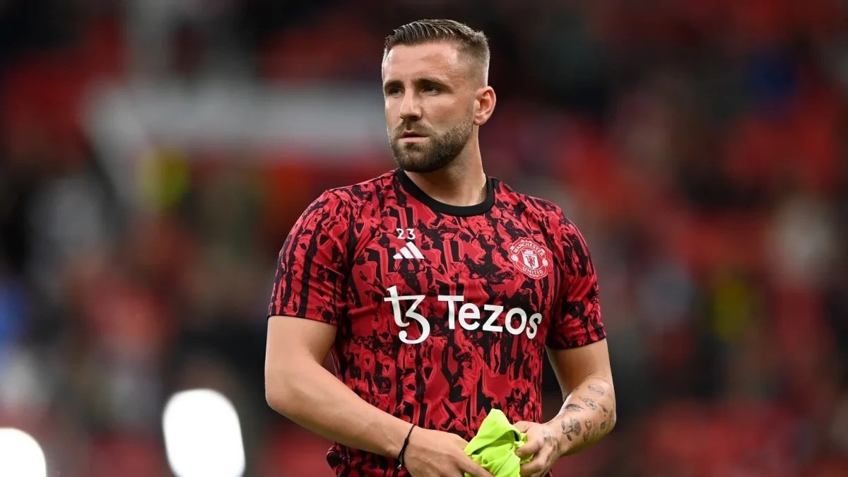 Luke Shaw tai phat chan thuong hinh anh