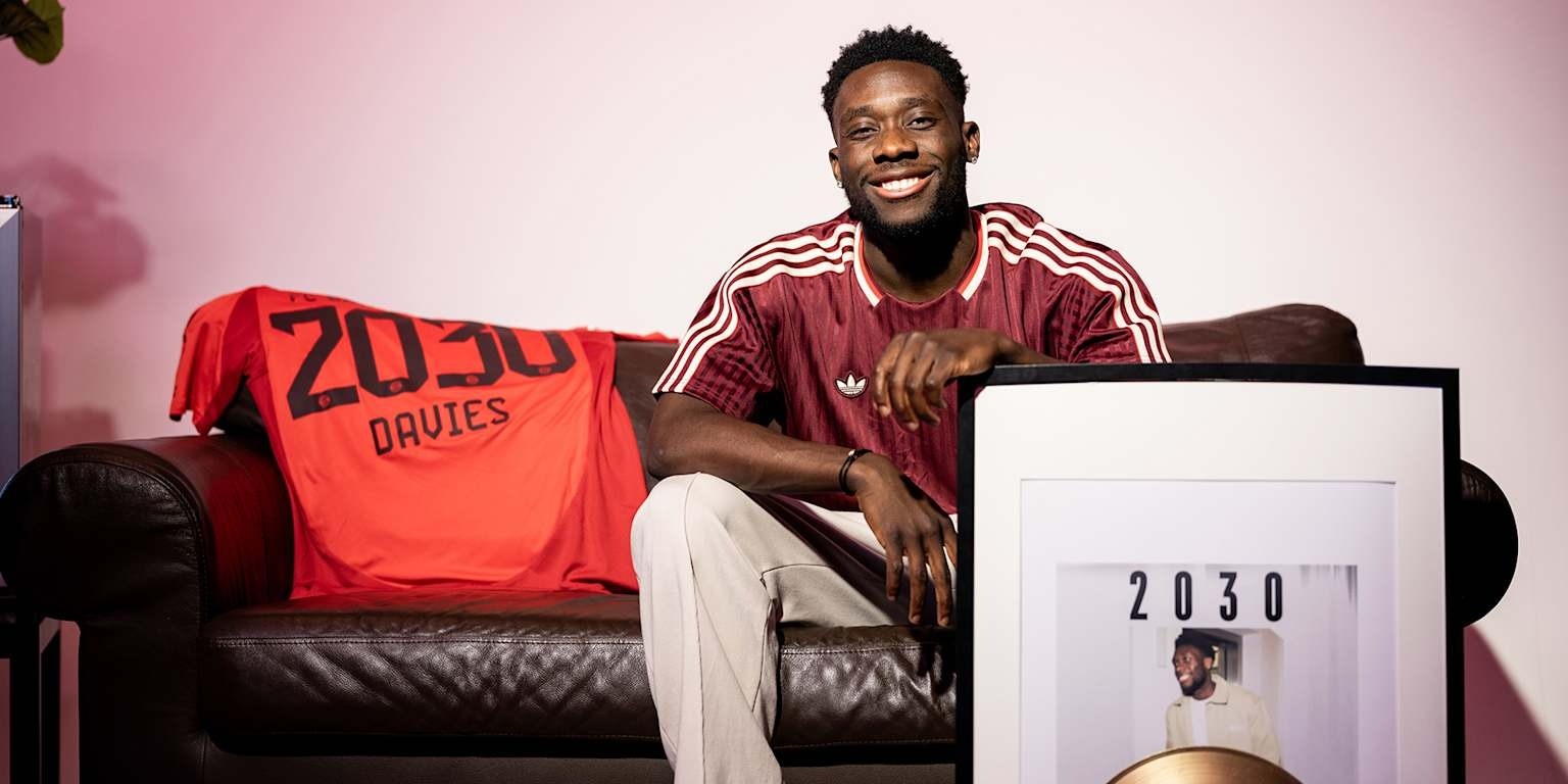 Bayern Munich cong bo vu Davies hinh anh