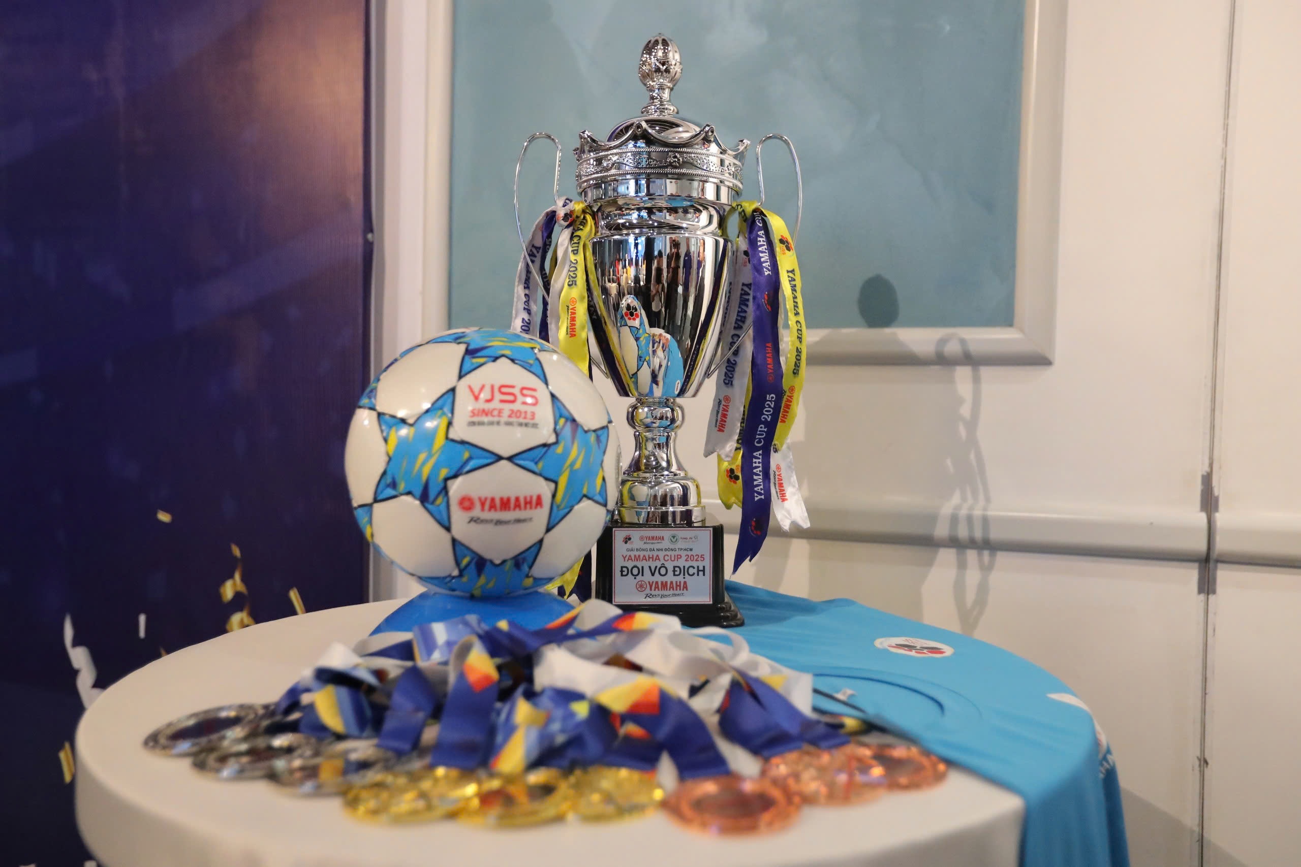 Giai bong da Nhi dong TP.HCM khoi dong hinh anh