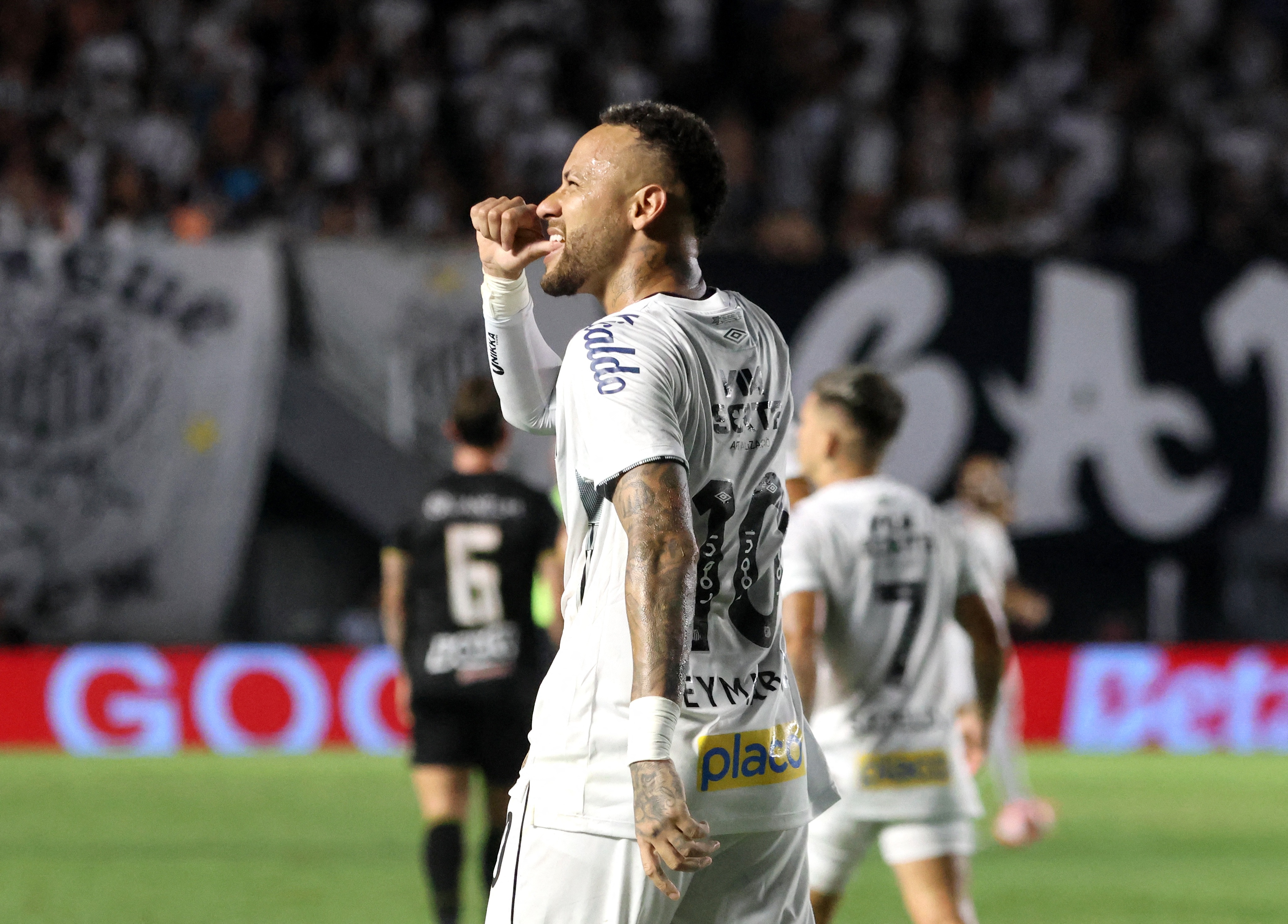 Neymar gio da khac hinh anh