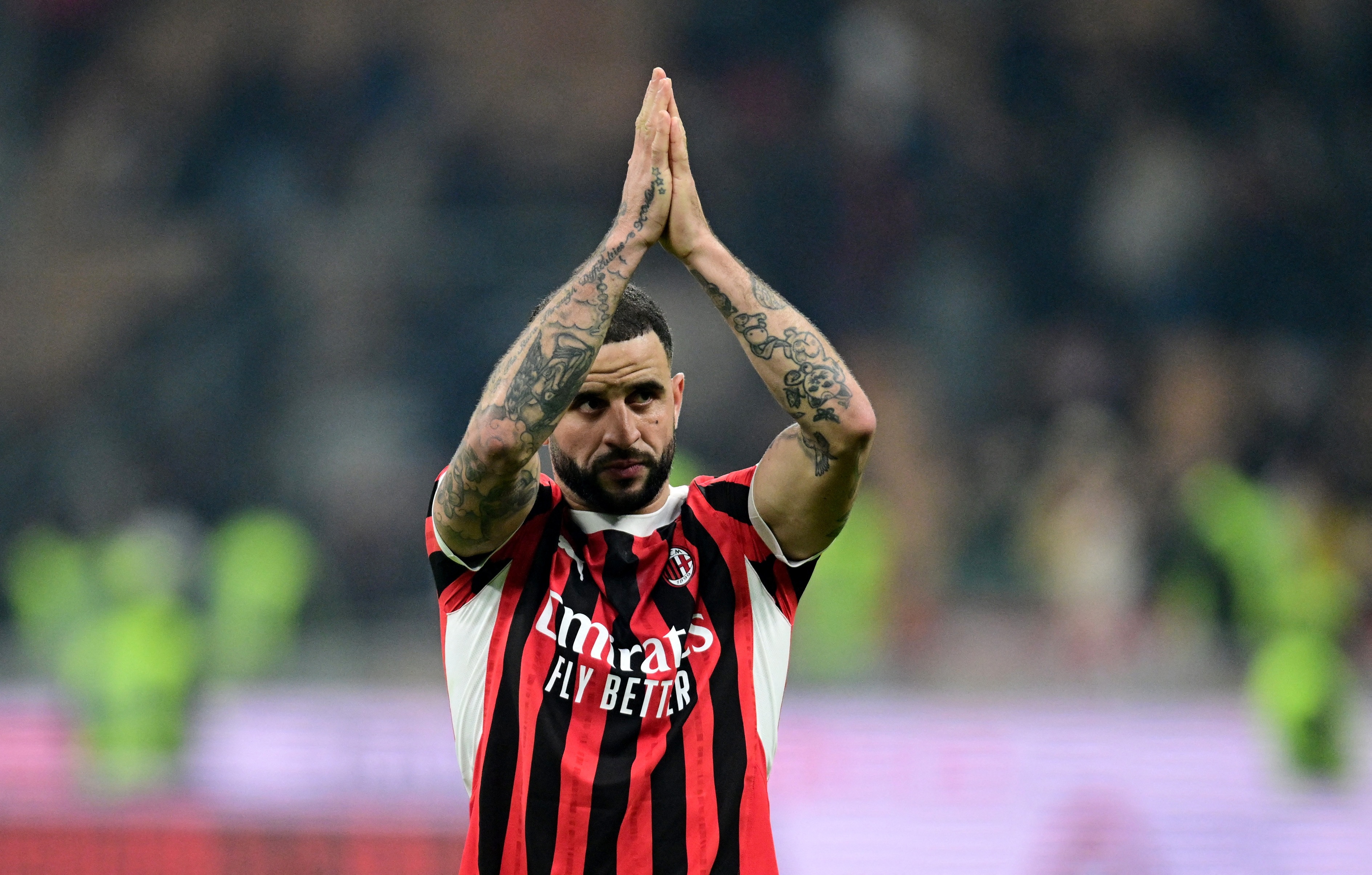 Walker vo mong tai AC Milan hinh anh