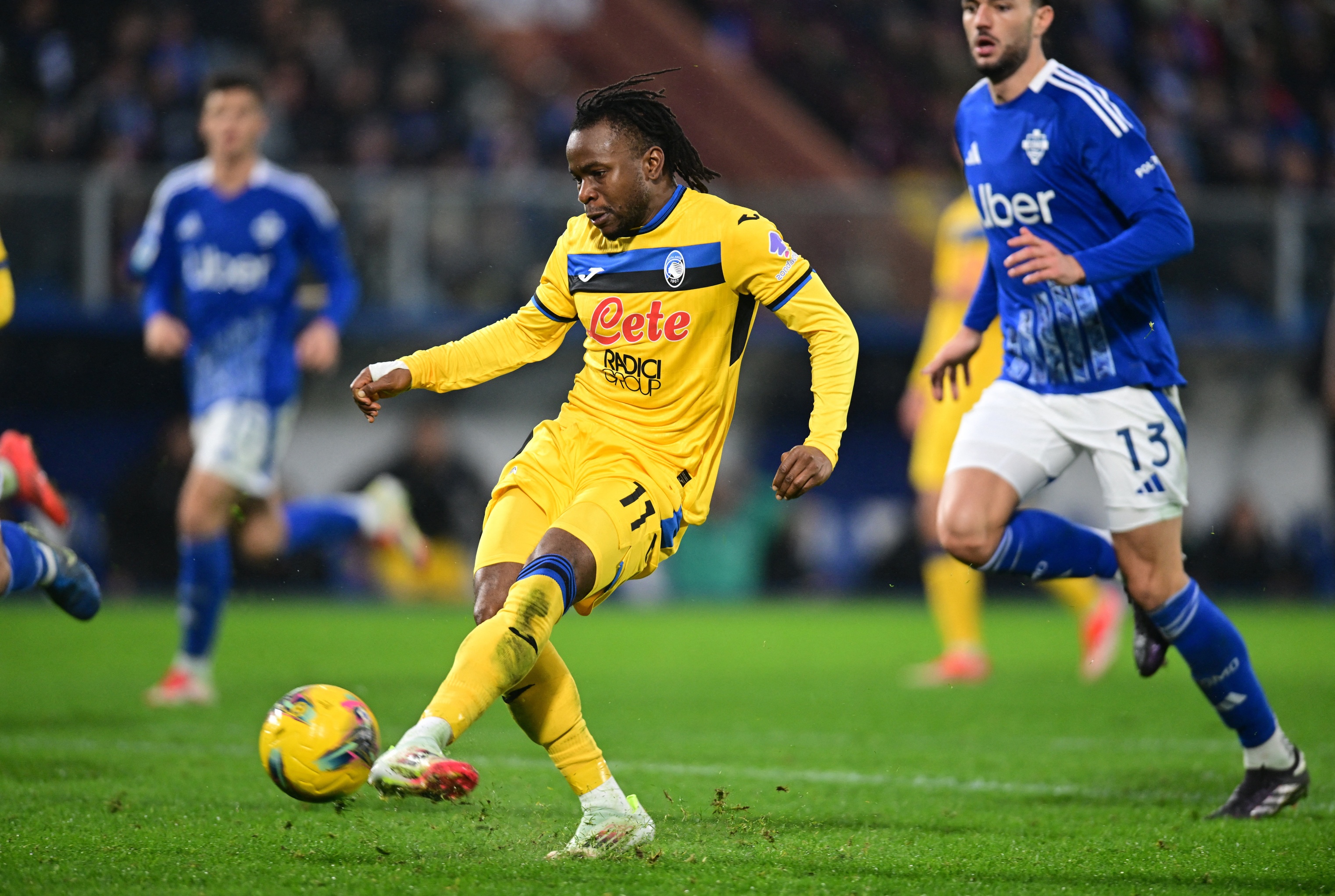 Sao Atalanta nguy co bi phat nang hinh anh