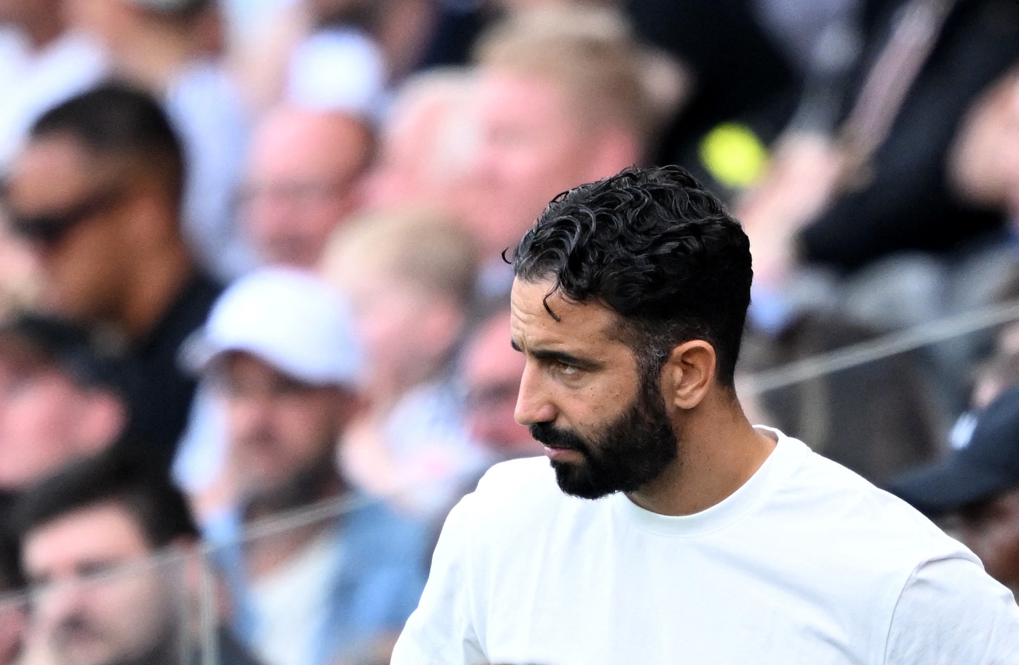 Hang cong bac ty cung bat luc khi tuyen giua MU sup do hinh anh