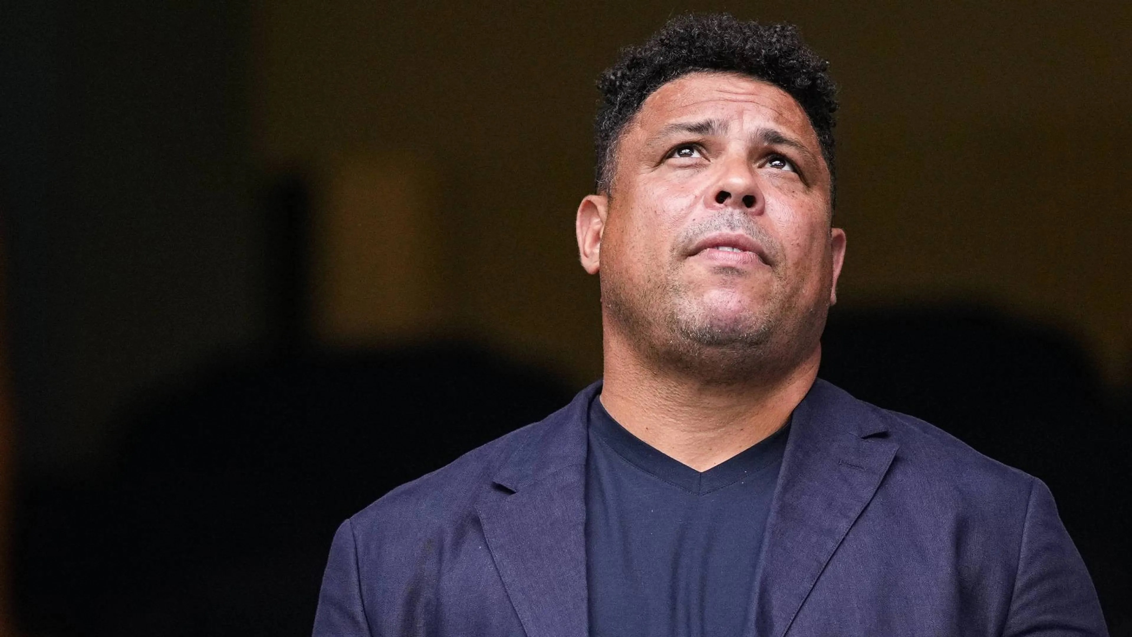 Man tay chay chua tung co voi Ronaldo 'beo' hinh anh