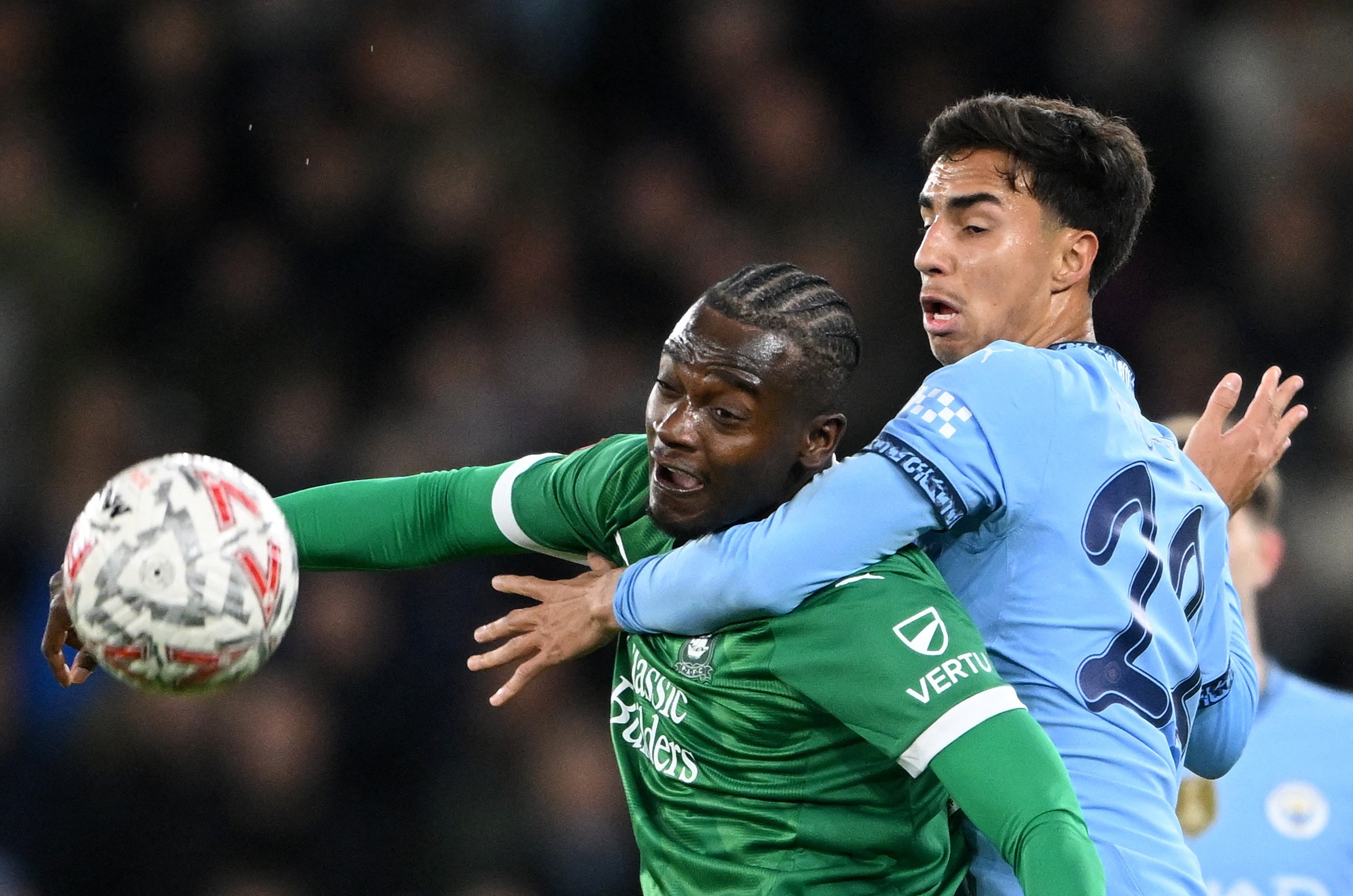 Tan binh Manchester City gay an tuong hinh anh