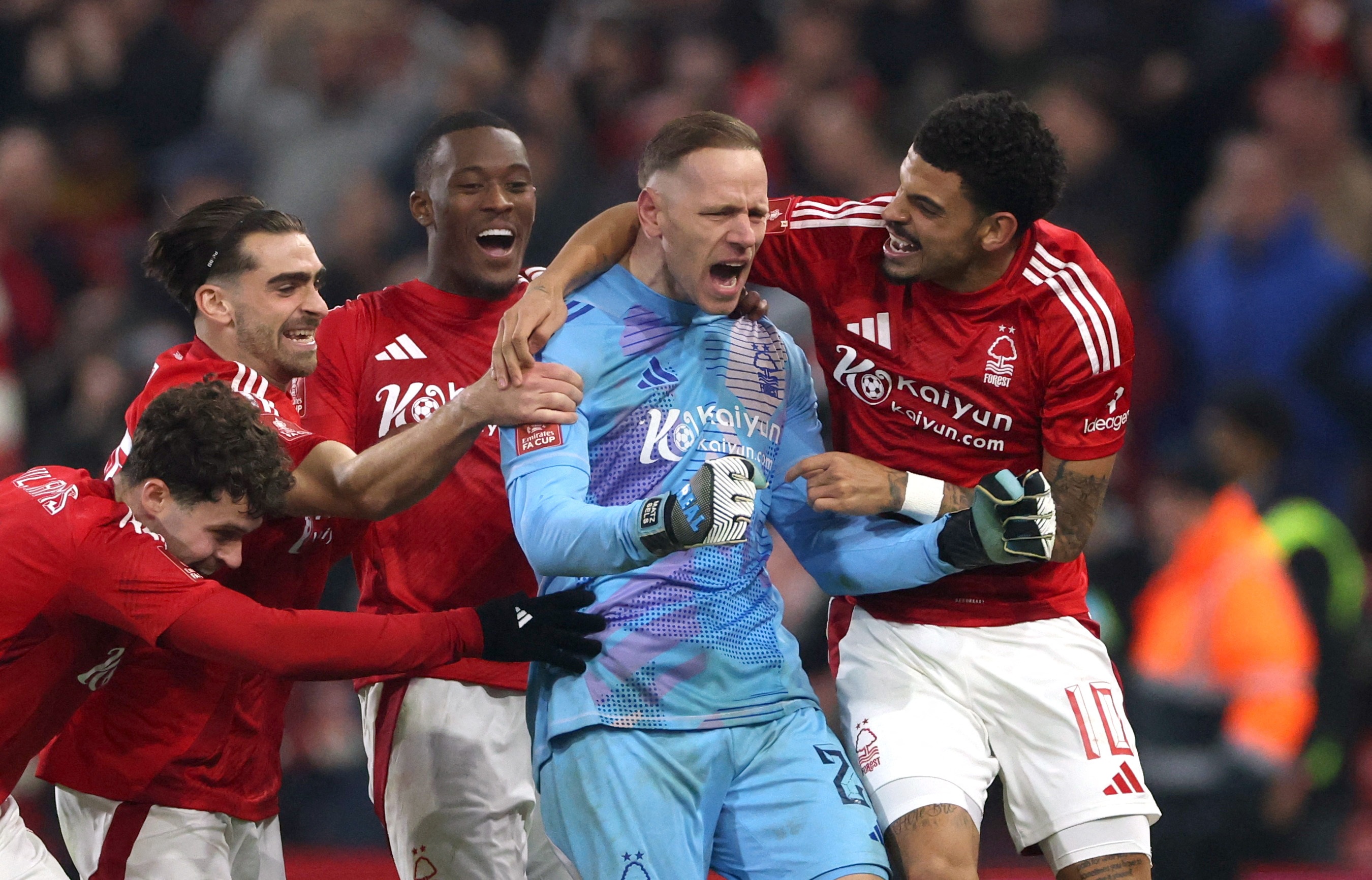 8 doi vao tu ket FA Cup hinh anh