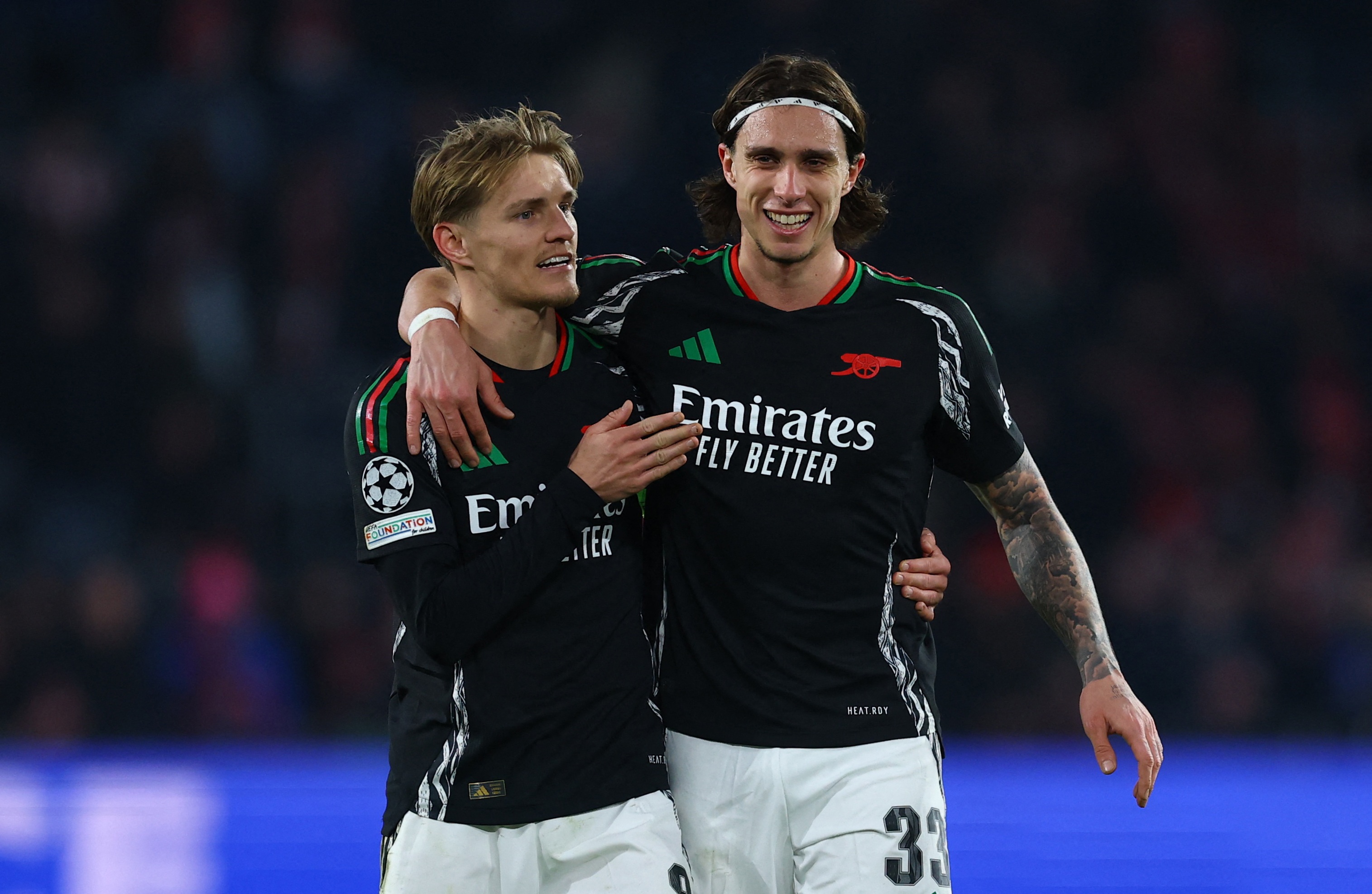 Arsenal gay sung sot hinh anh