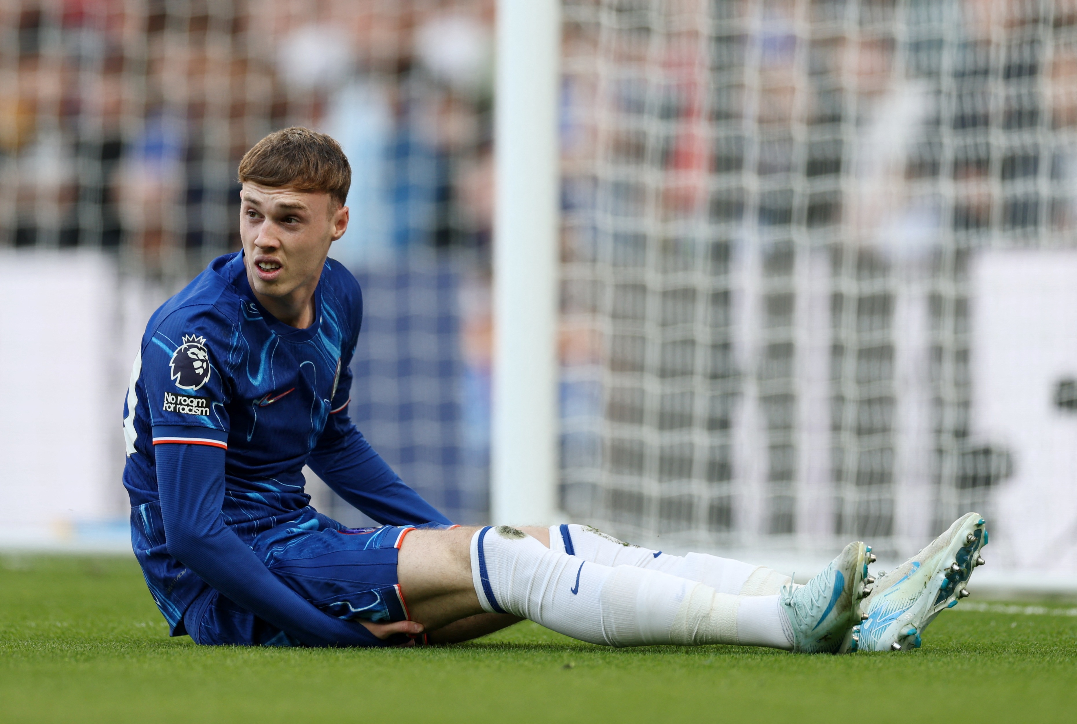 Dau roi Cole Palmer ngao nghe hinh anh