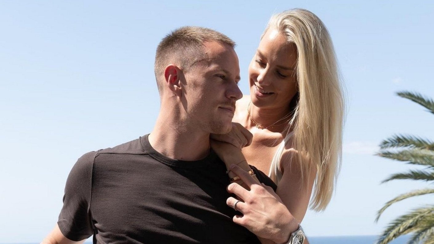 Ter Stegen ly hon vi vo ngoai tinh hinh anh