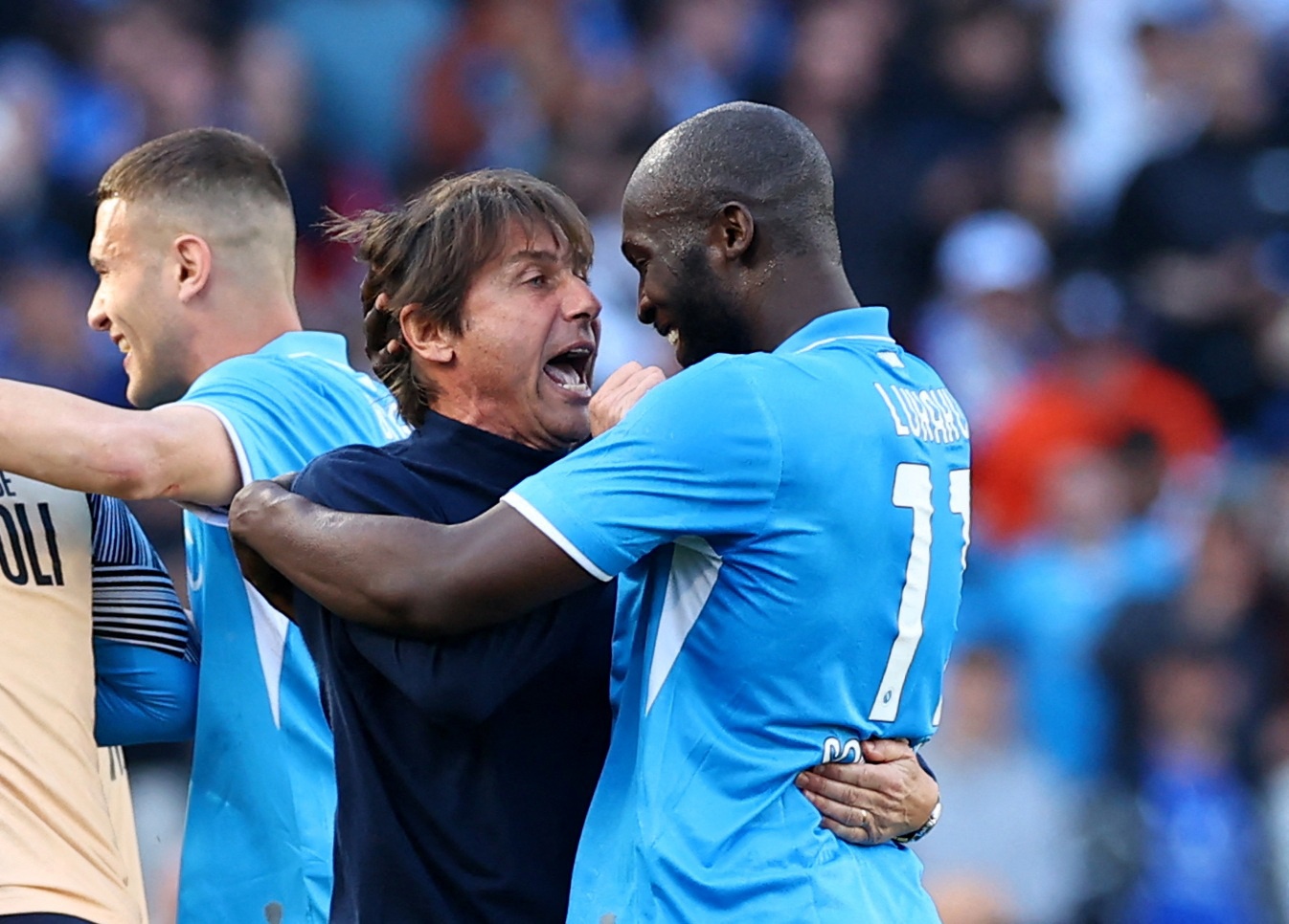 Lukaku lai hoa nguoi hung hinh anh