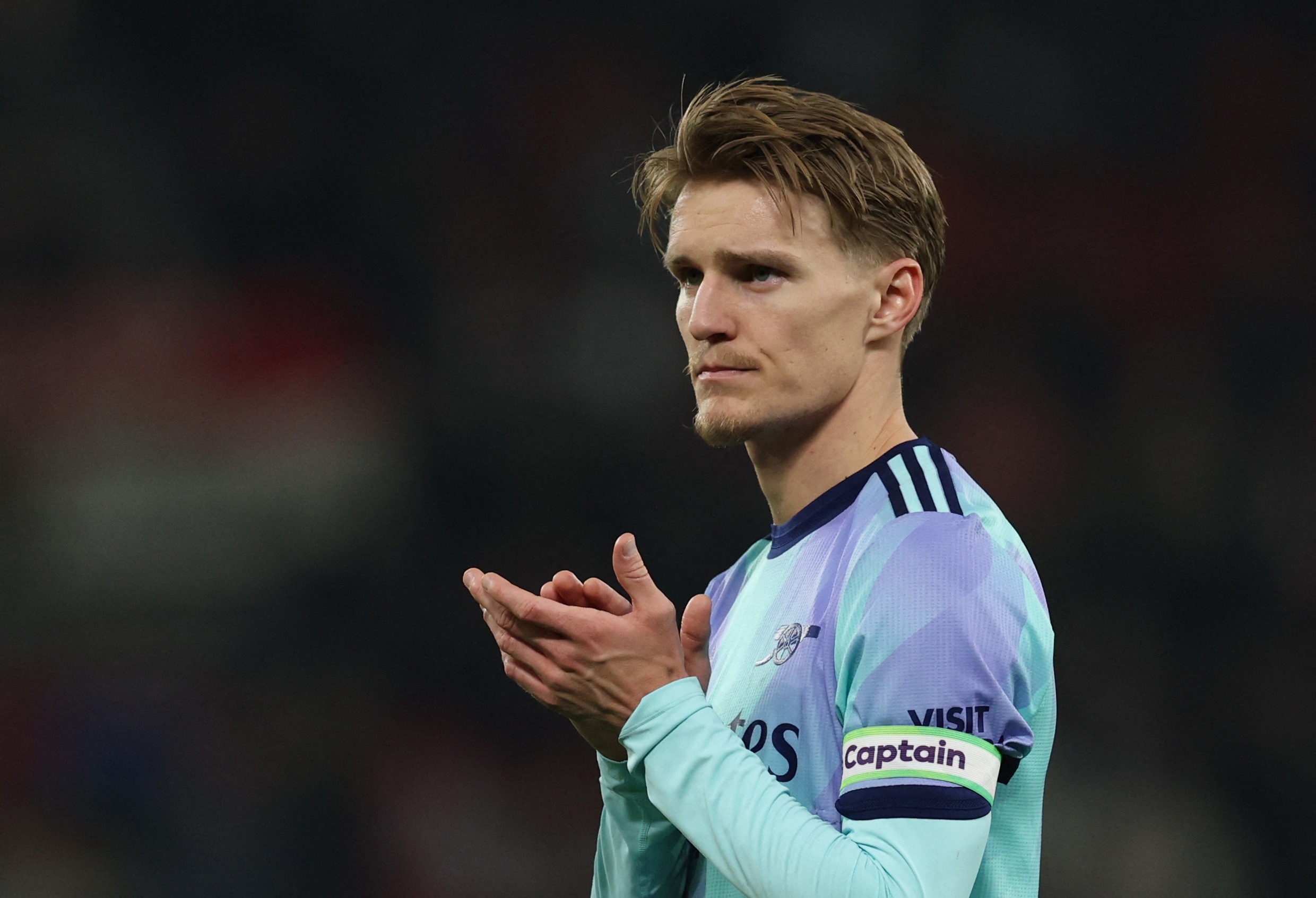 Mua toi, Arsenal cung kho mo vo dich hinh anh