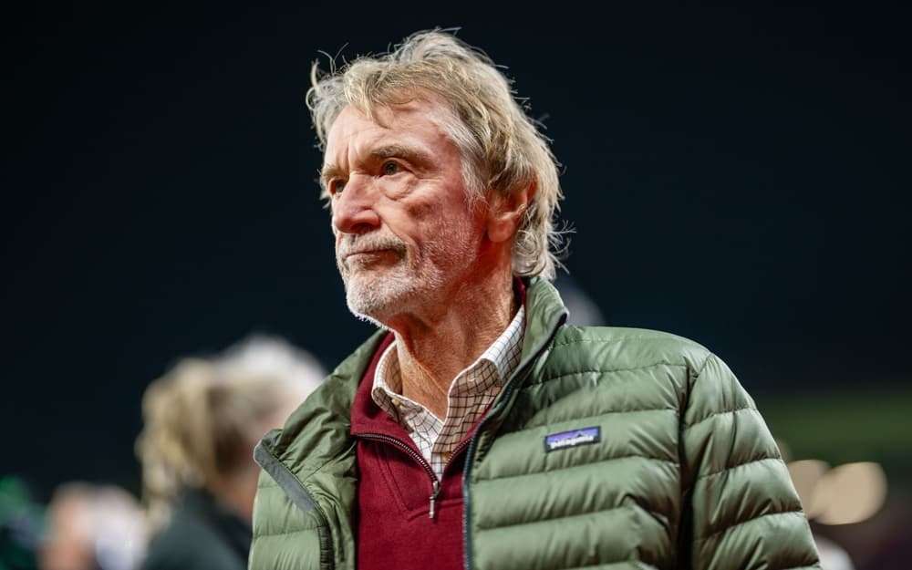 Ty phu Ratcliffe khien MU day song hinh anh