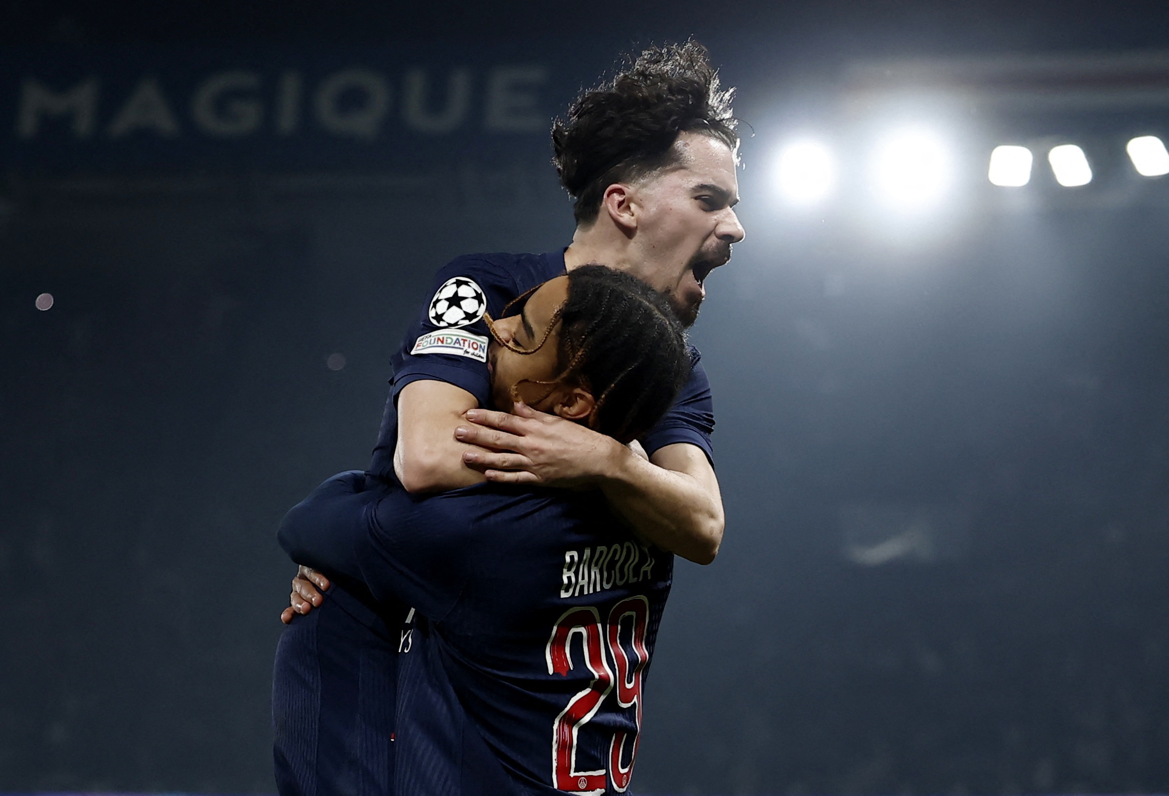 Ngoi sao 55 trieu euro la canh tay vo hinh dan loi PSG hinh anh