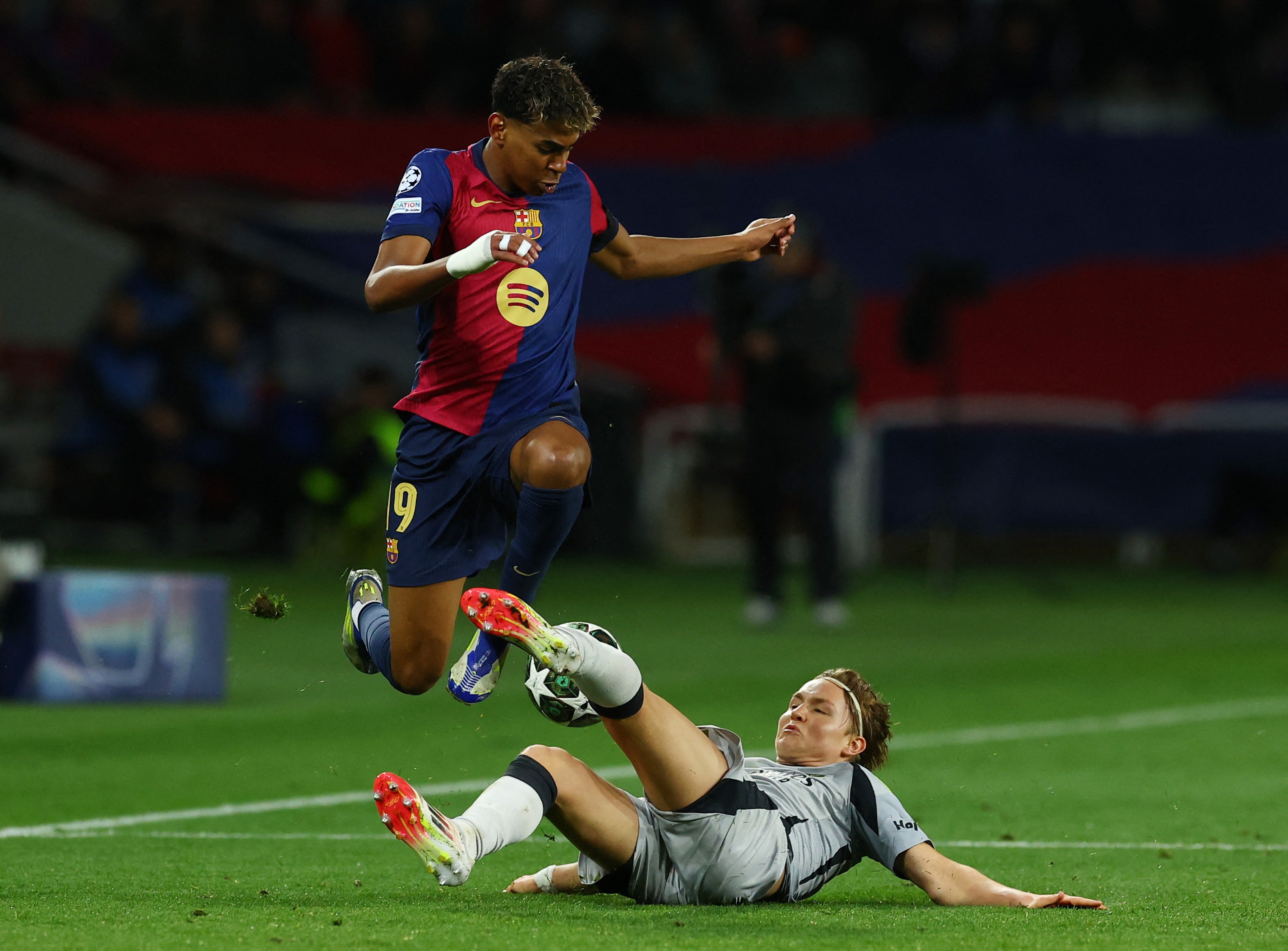 Vu dieu lam rung chuyen the gioi bong da cua Lamine Yamal hinh anh