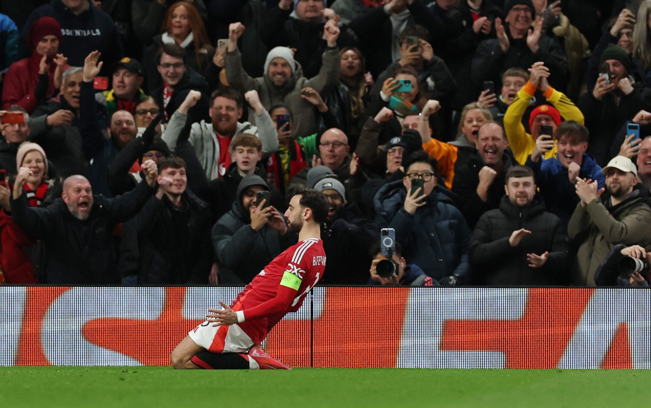 Bruno Fernandes qua hay hinh anh