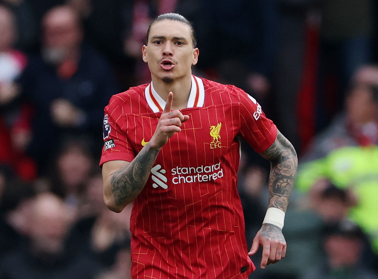 Nunez 'duoc an ca, nga ve khong' hinh anh