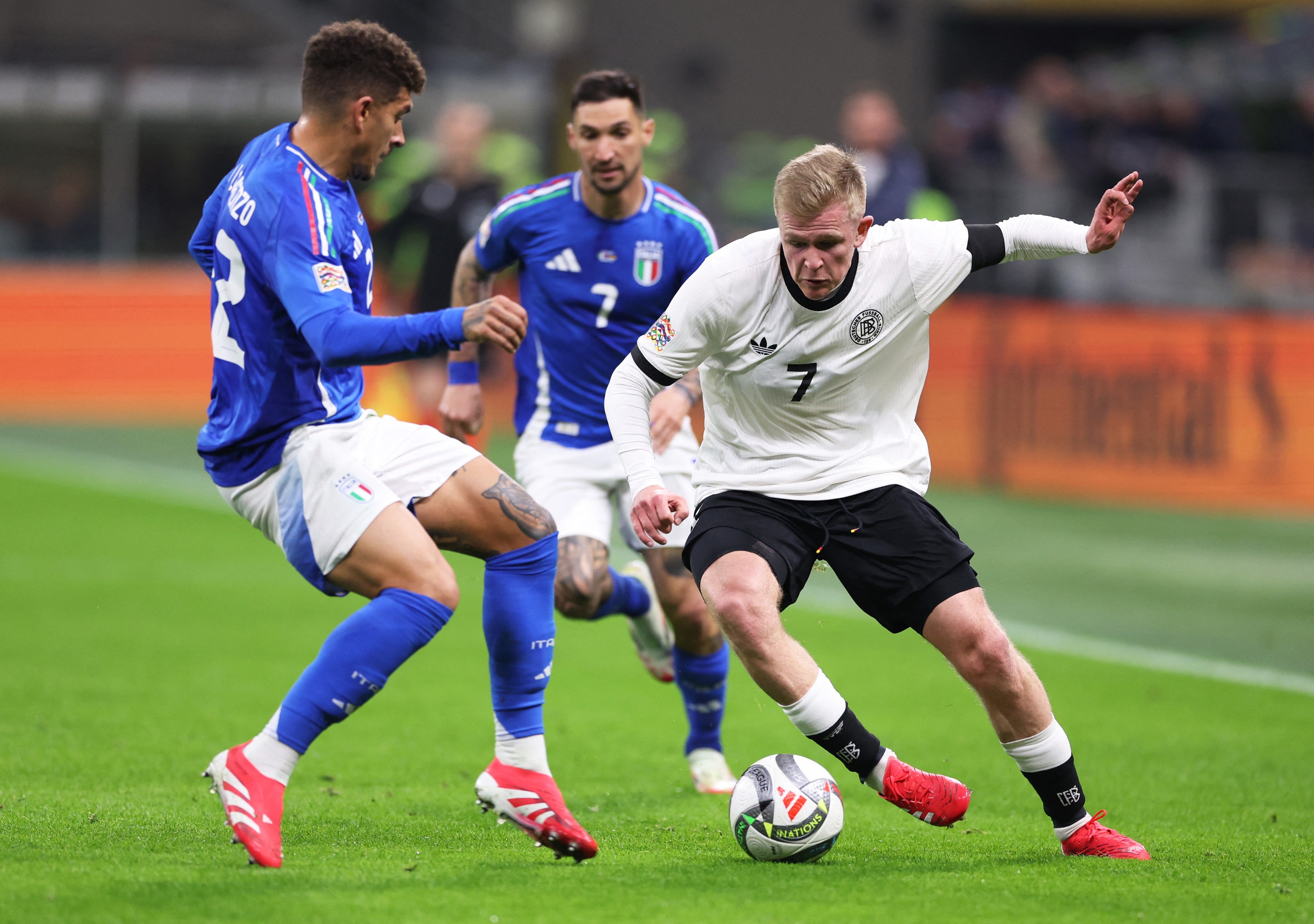 MU nham chan sut moi noi cua Bundesliga hinh anh