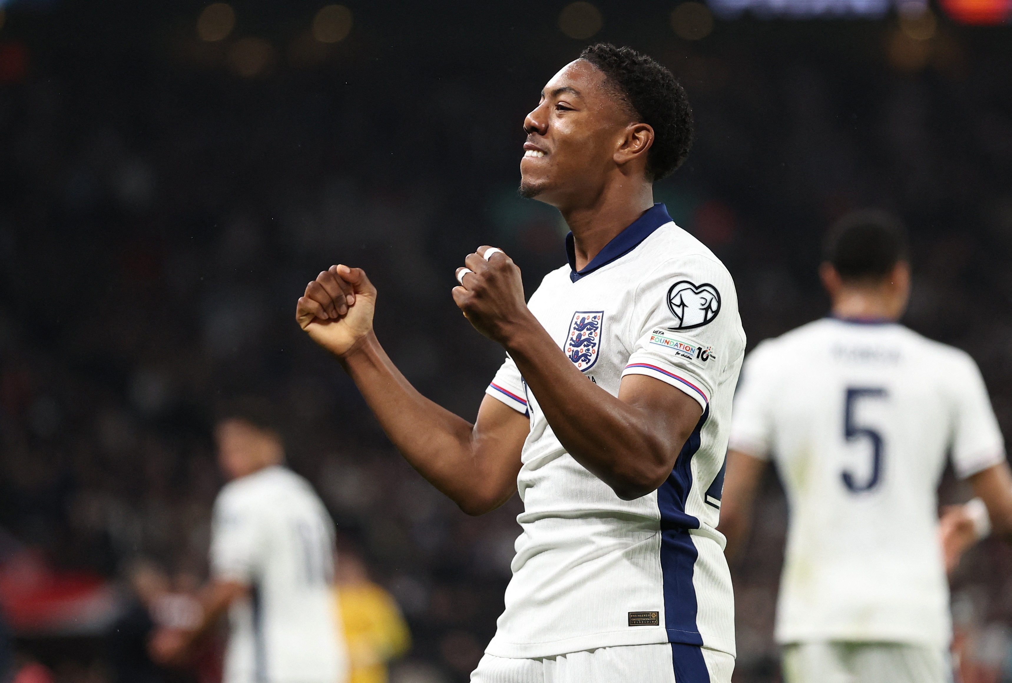 Ky luc gia cua tuyen Anh xuc dong hinh anh