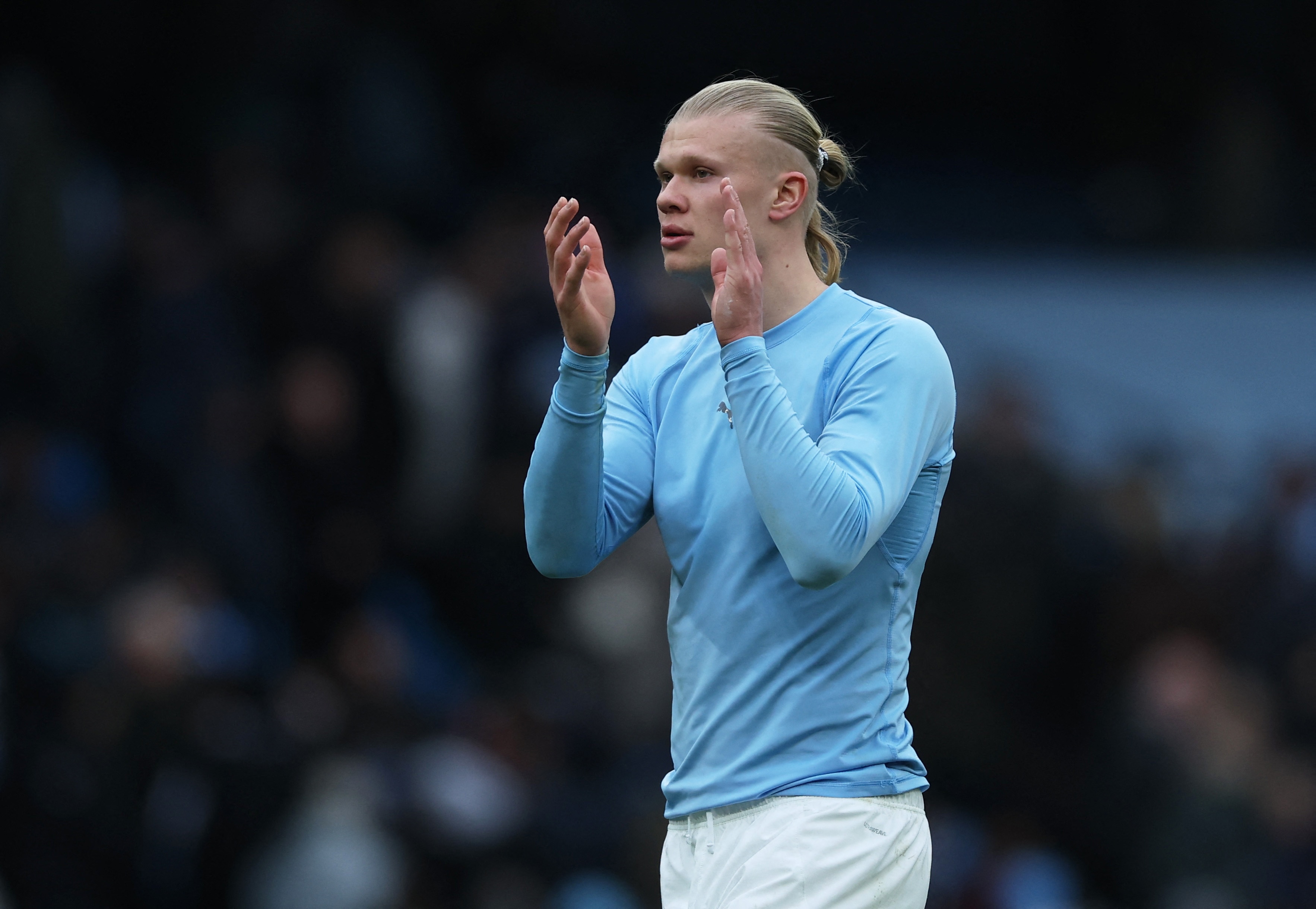 Haaland am chi kha nang bi cam thi dau cua Man City hinh anh