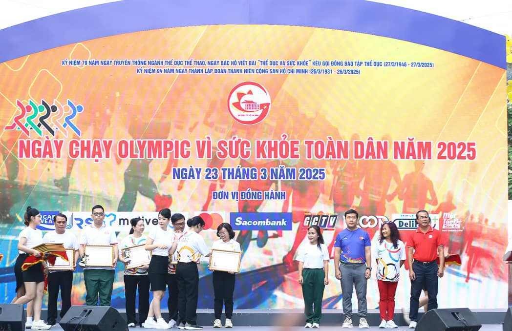 TP.HCM bung no Ngay chay Olympic 2025 hinh anh