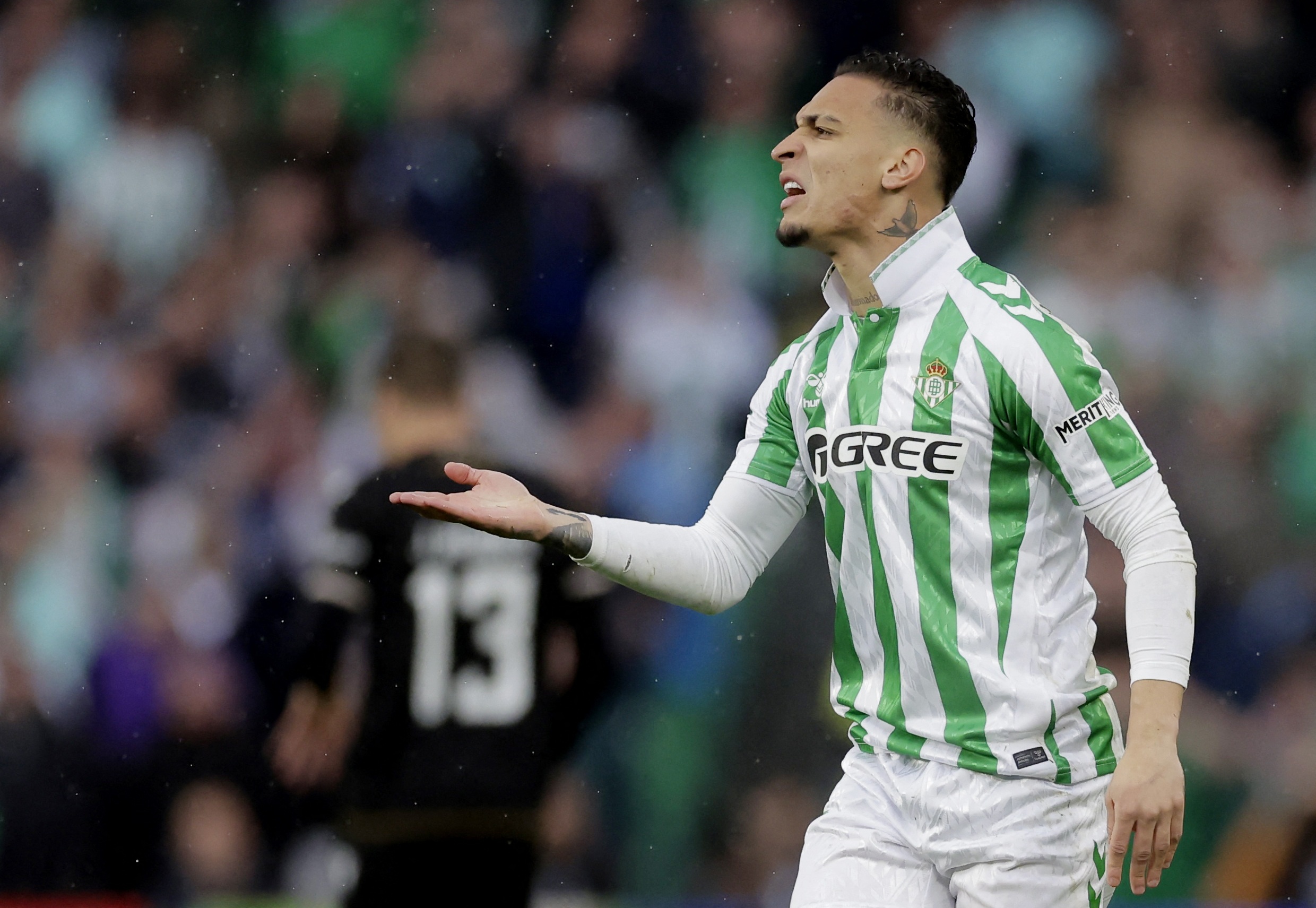 Antony thua nhan da dung khi toi Betis hinh anh