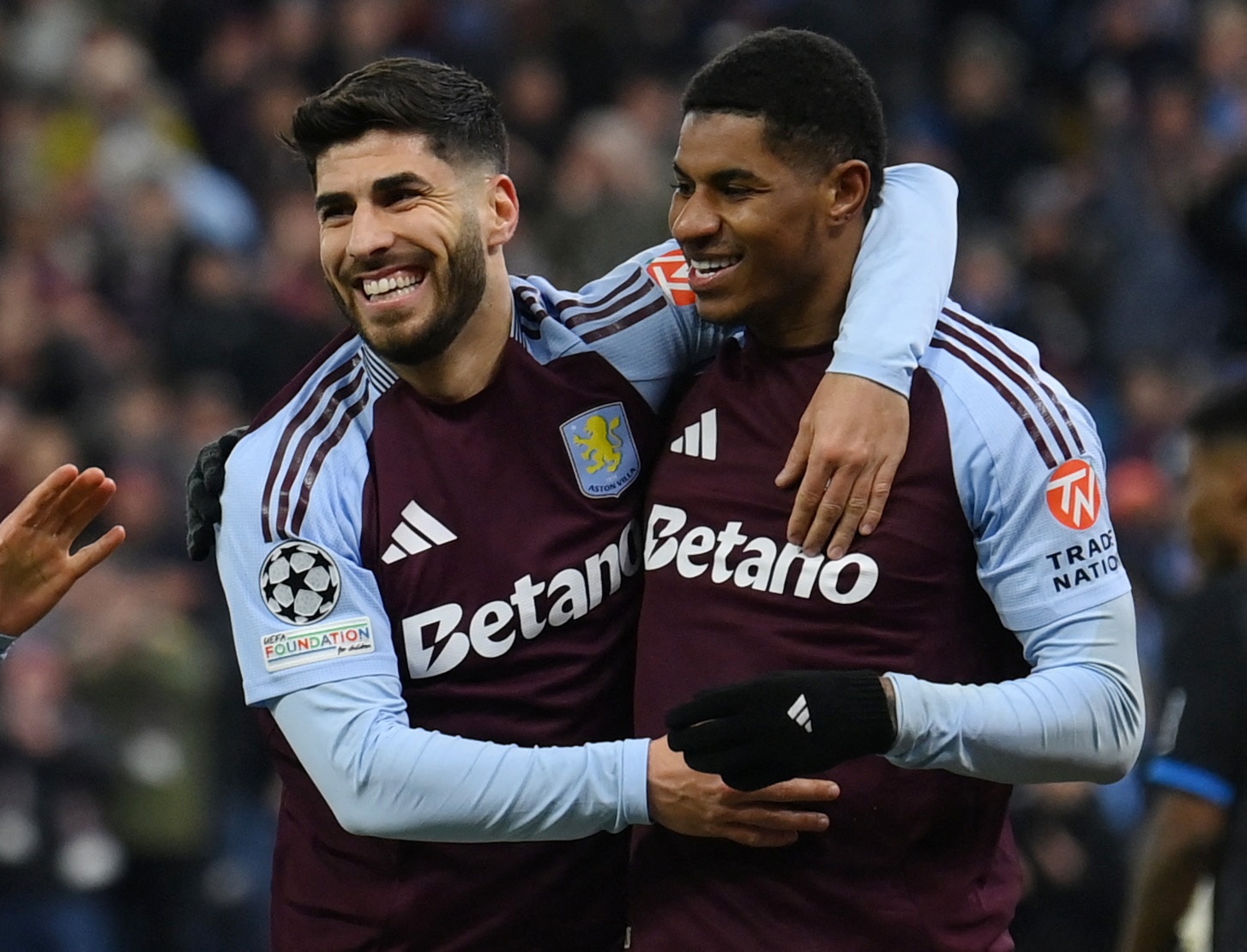 Asensio co gia re beo hinh anh