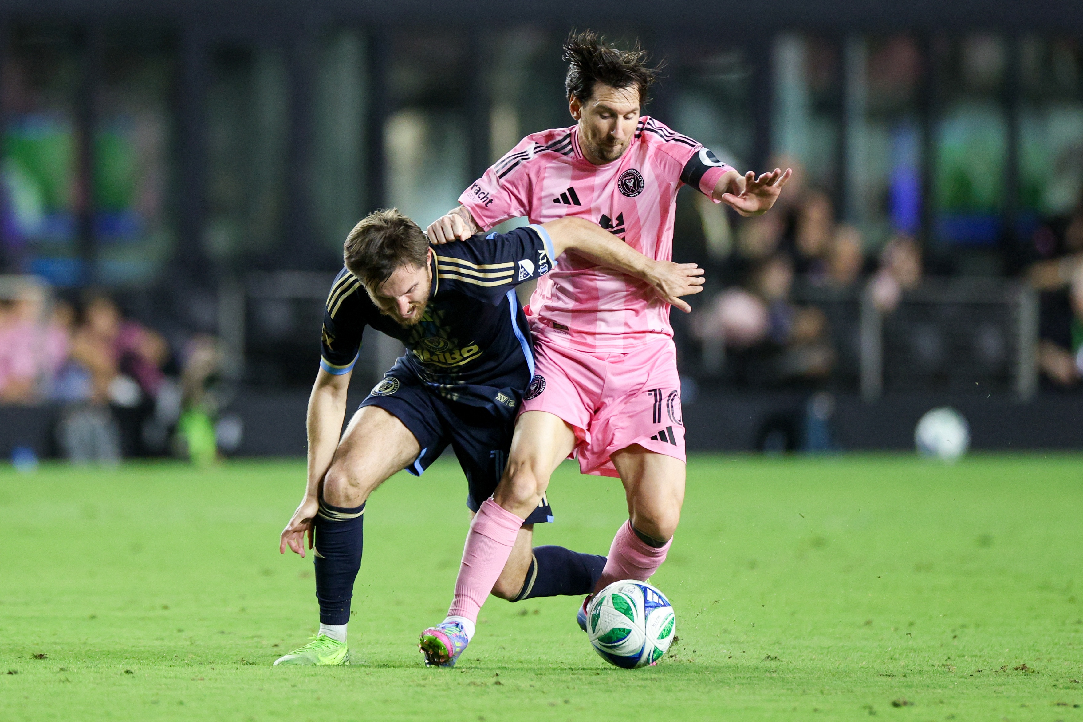 Messi toa sang tu ghe du bi hinh anh