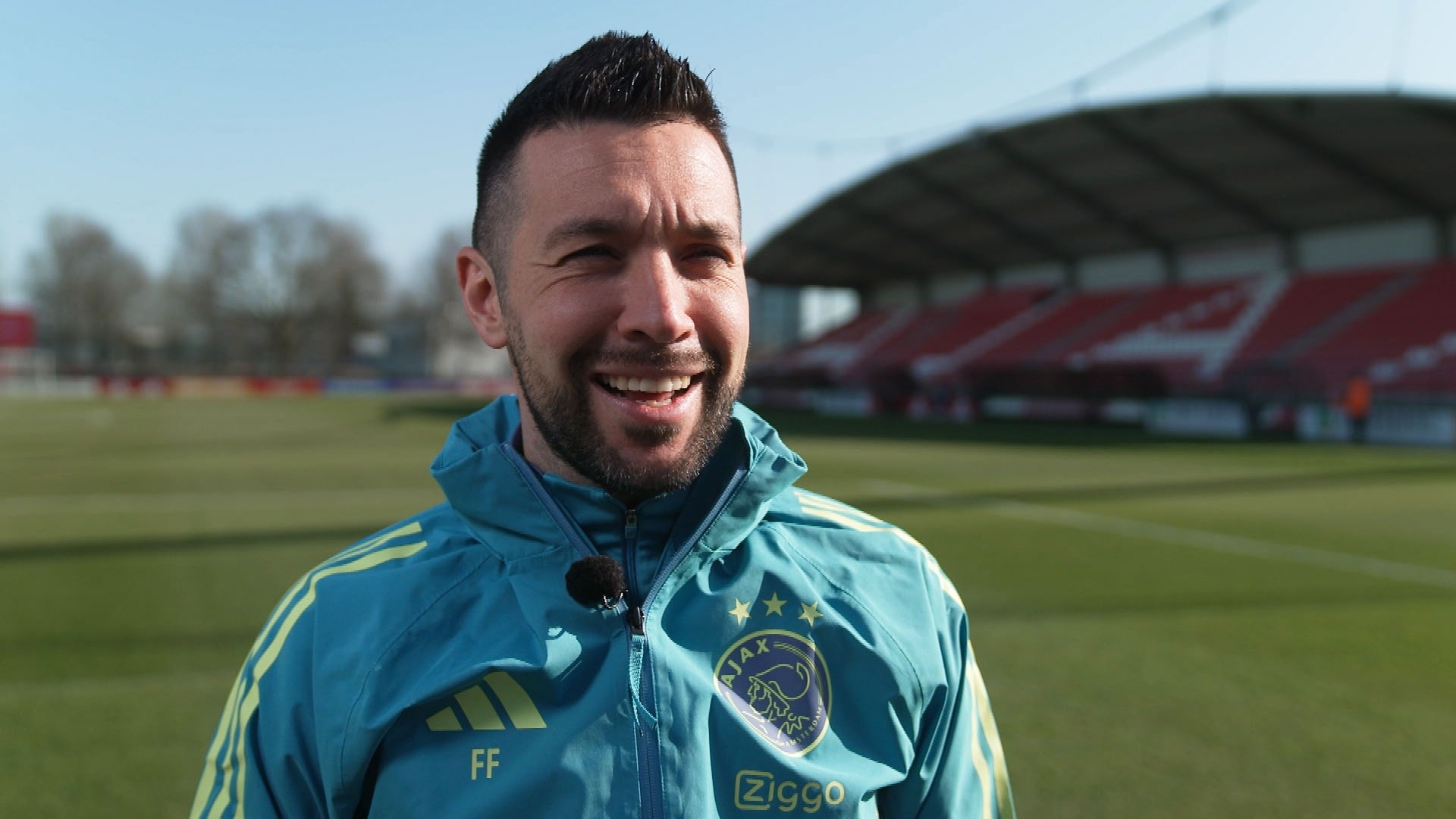 Tu dong tro tan, Ajax da tro lai hinh anh