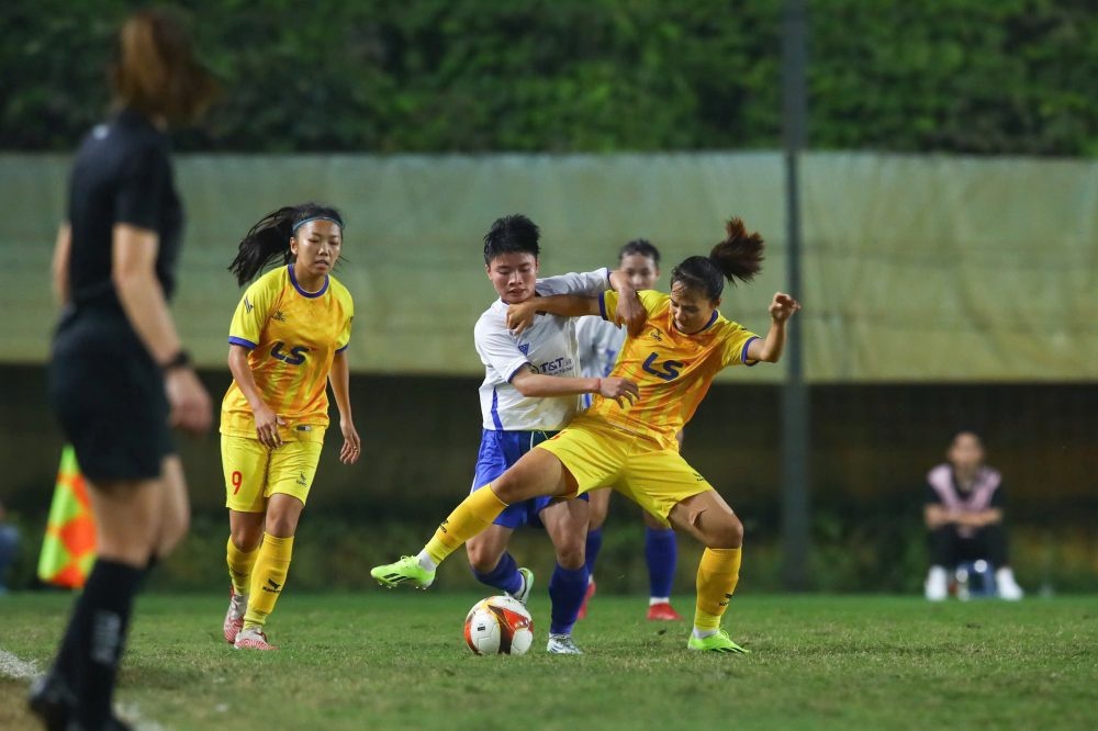 Doi nu Thai Nguyen duoc thuong nong hinh anh