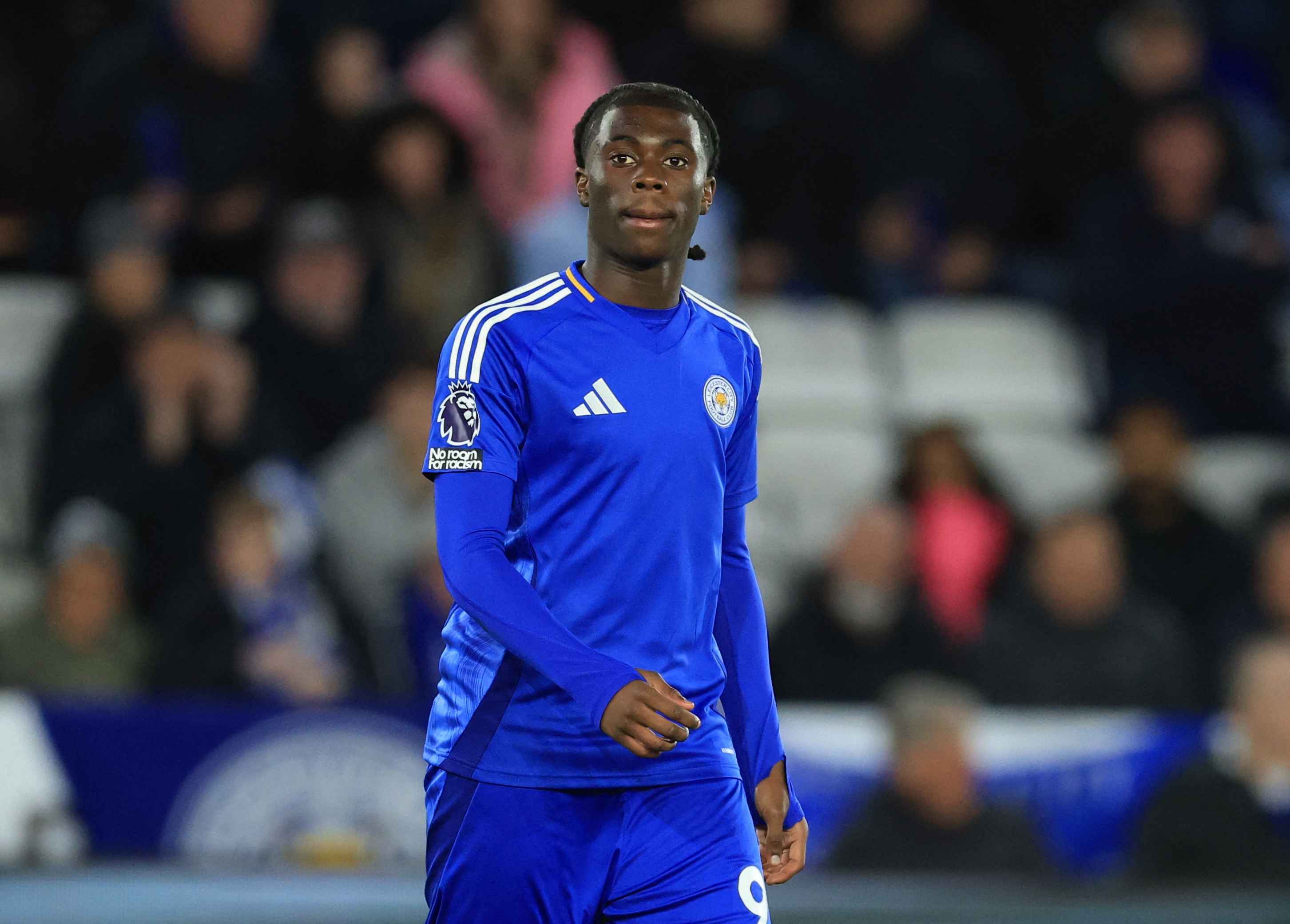 Cau thu sinh nam 2009 di vao lich su Premier League hinh anh