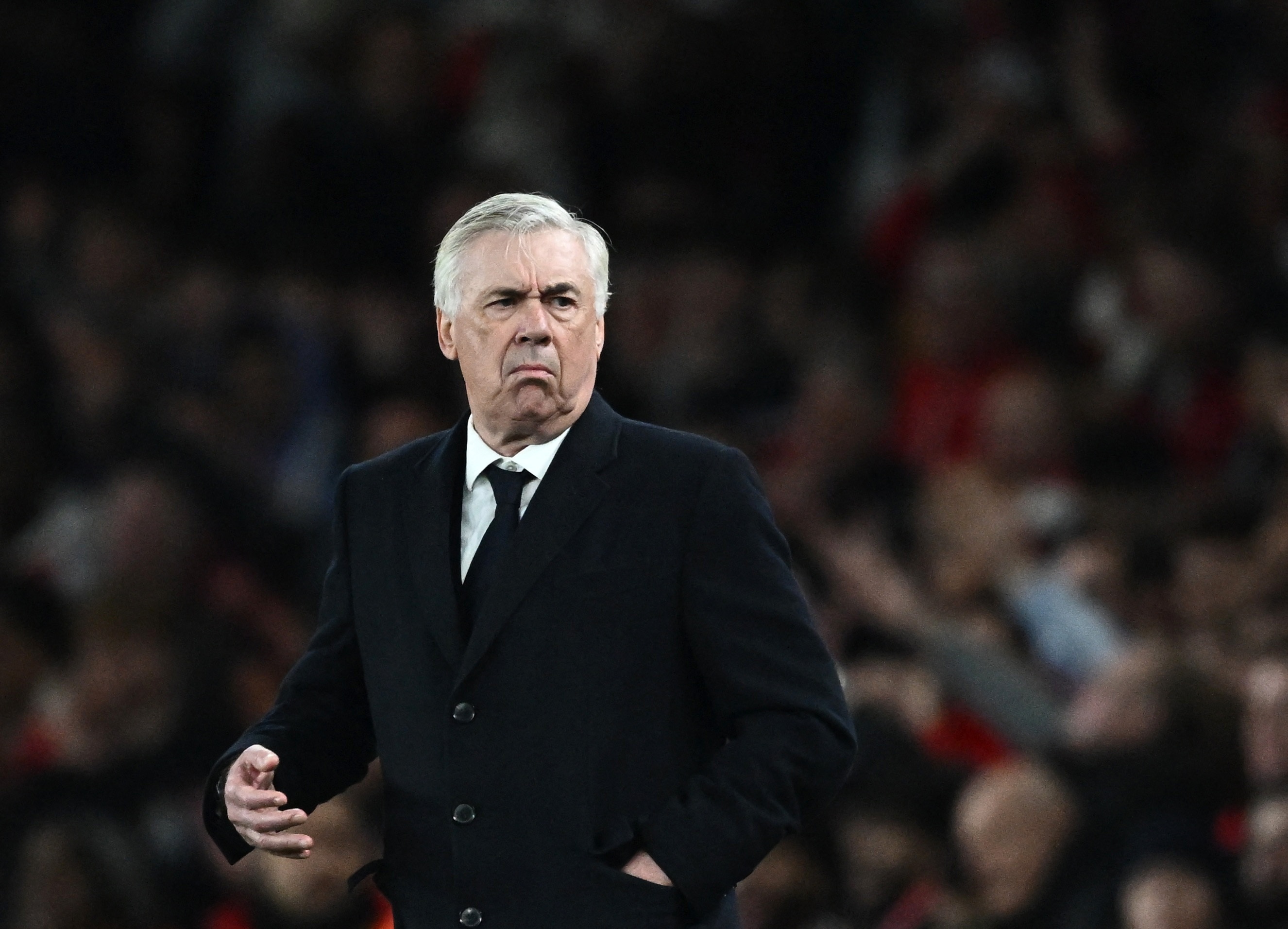 Ancelotti: 'Khong ai nghi Arsenal ghi 2 ban tu da phat' hinh anh