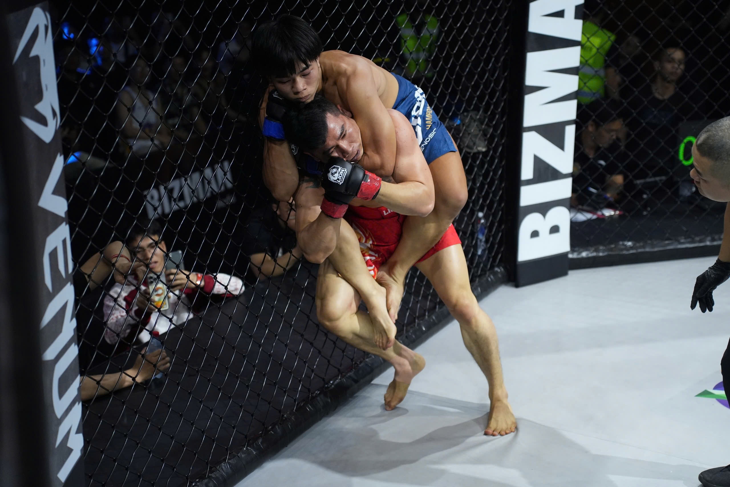 Su bung no cua MMA Viet voi the thuc dau dong doi moi la hinh anh