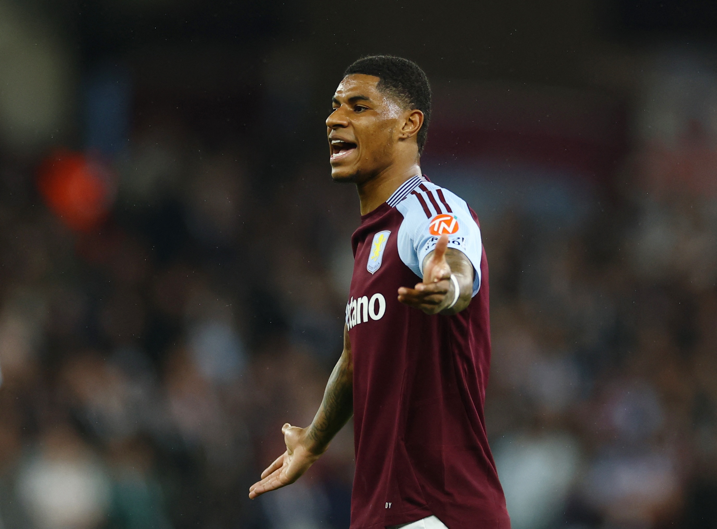 Emery da sai voi Rashford hinh anh