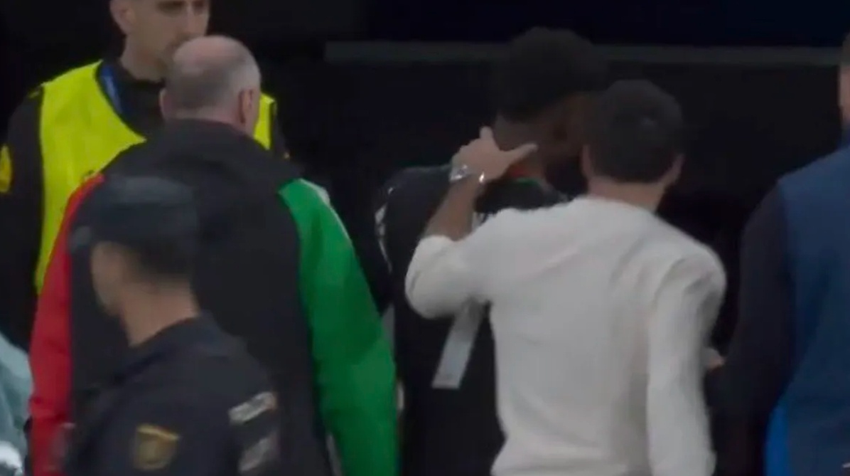 Carvajal doi mat an phat tu UEFA hinh anh