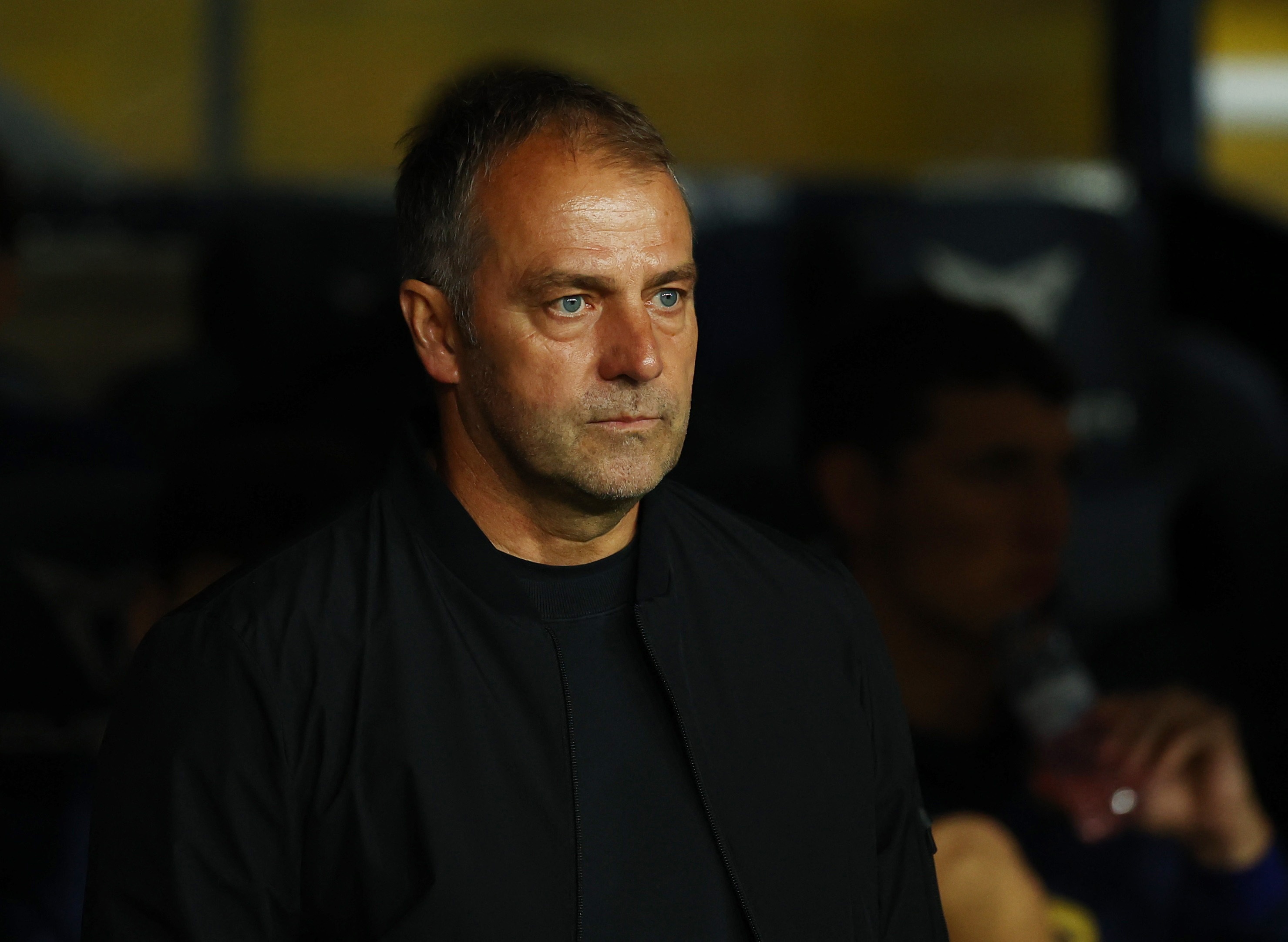 Flick gia han hop dong voi Barcelona hinh anh