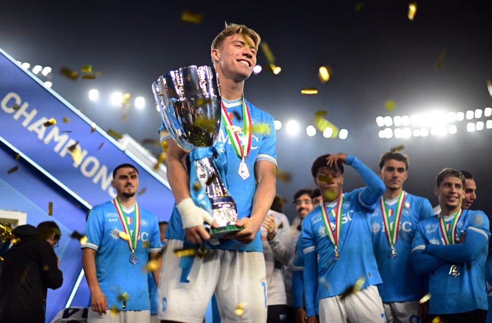 Vi sao Hojlund hop Serie A hon Premier League hinh anh