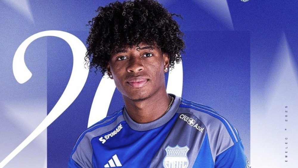 Hau ve Ecuador nup duoi giuong khi vo con bi bat coc hinh anh