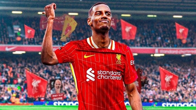 Doi hinh trong mo cua Liverpool mua toi hinh anh