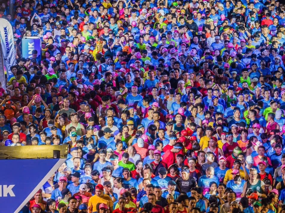 TP.HCM san sang cho giai chay dem hinh anh