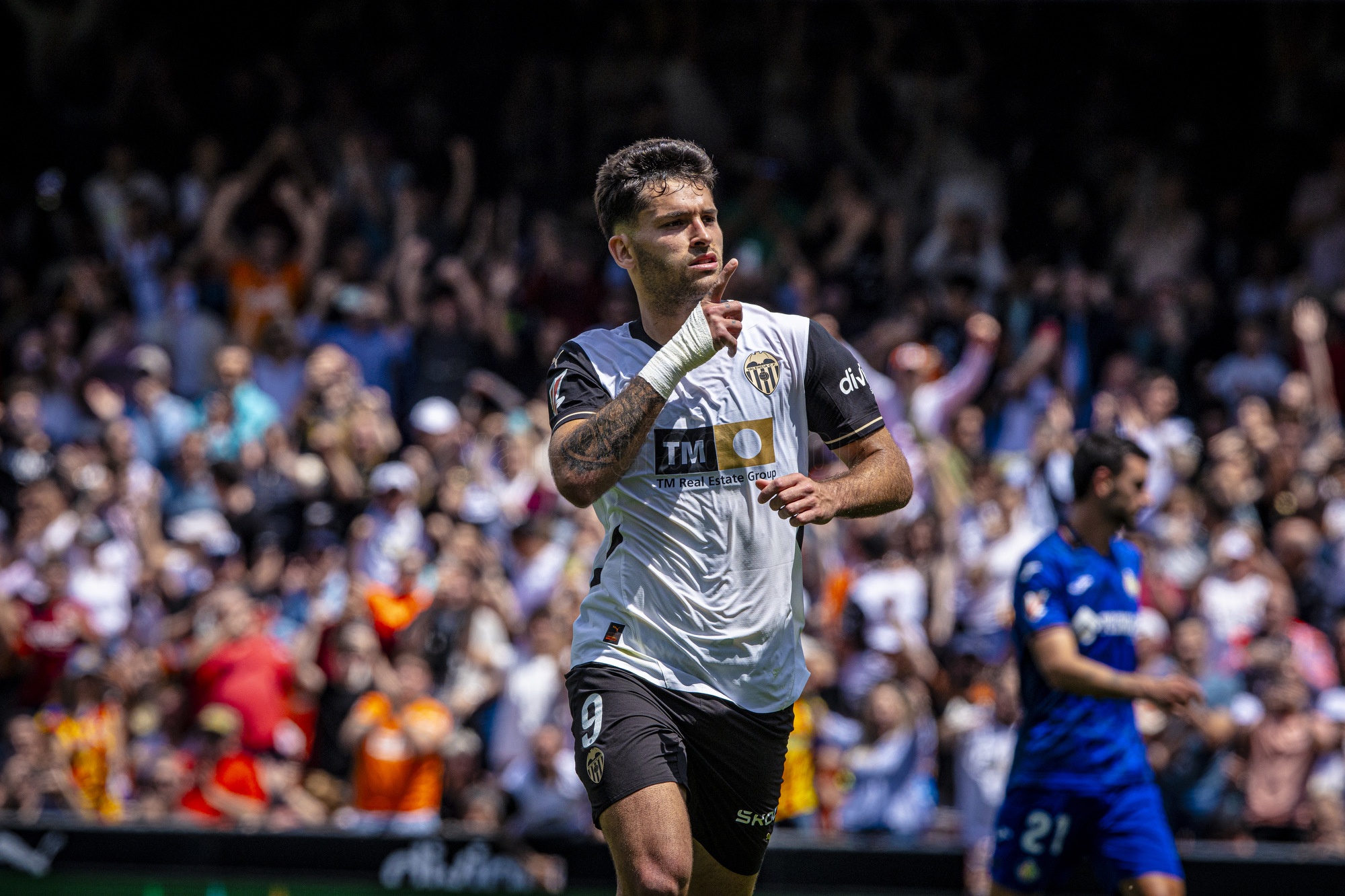 Valencia lot xac ngoan muc hinh anh