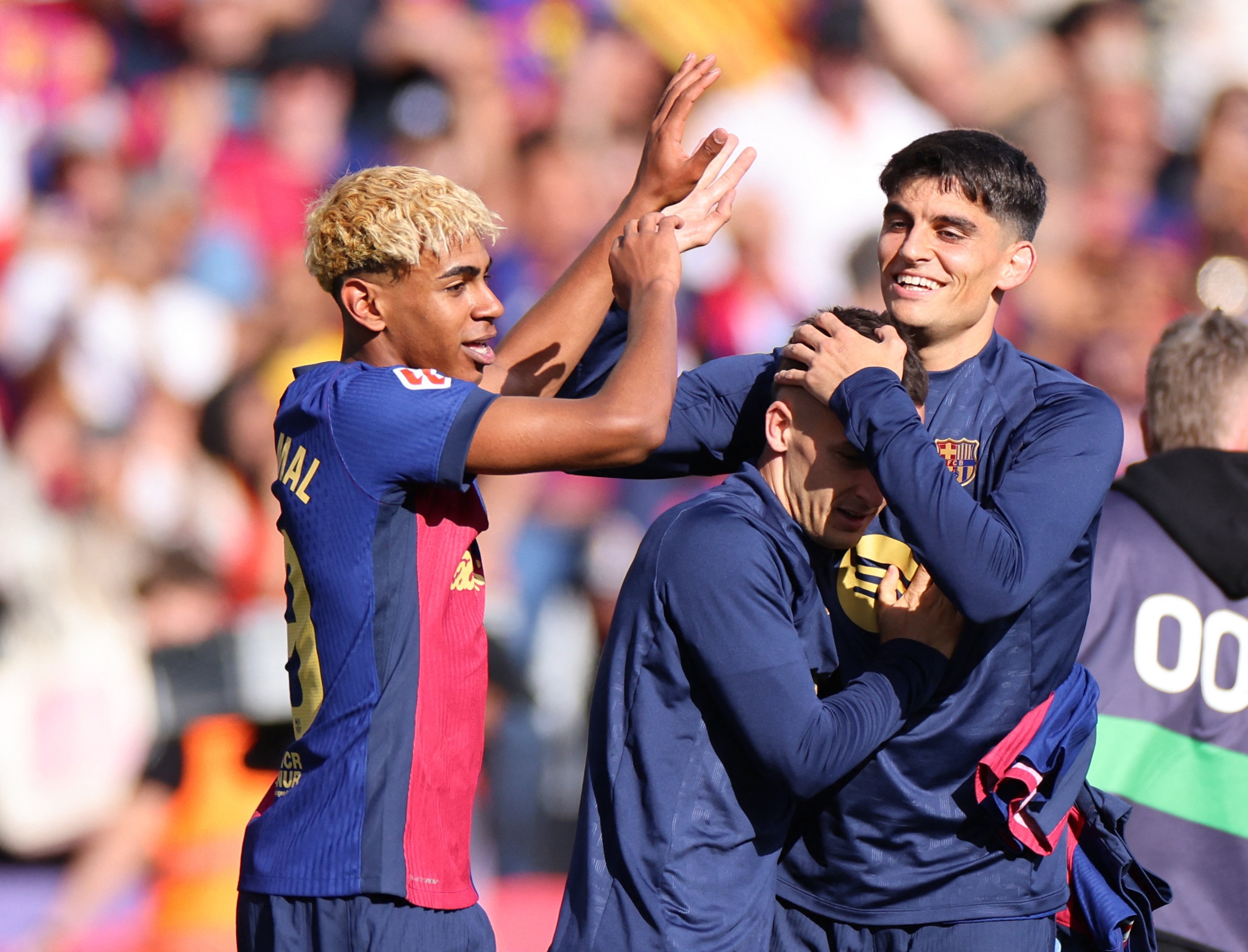 Cai tat canh tinh Real Madrid cua Barcelona hinh anh