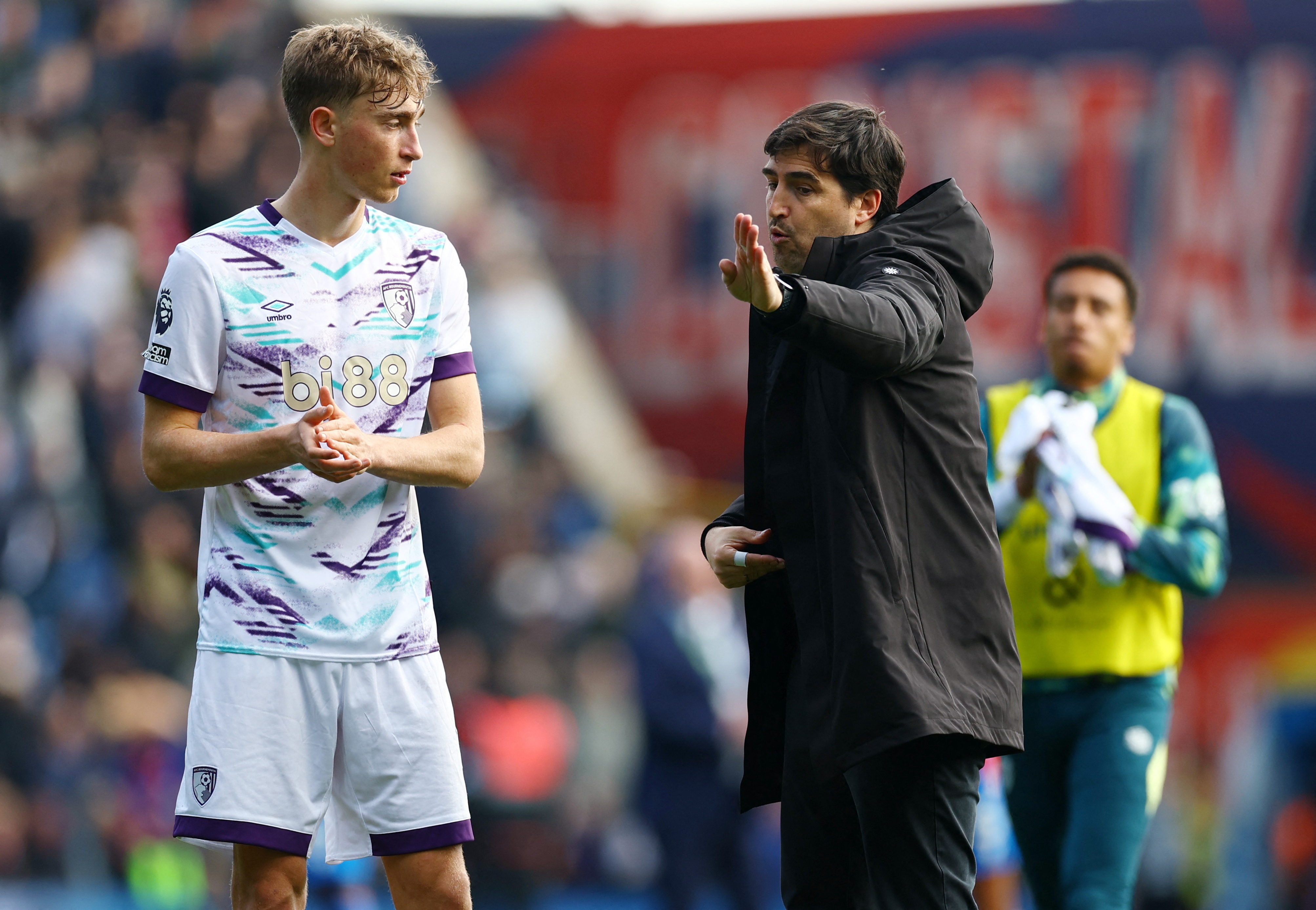 Huijsen bo ca nui tien de theo duoi giac mo Real Madrid hinh anh