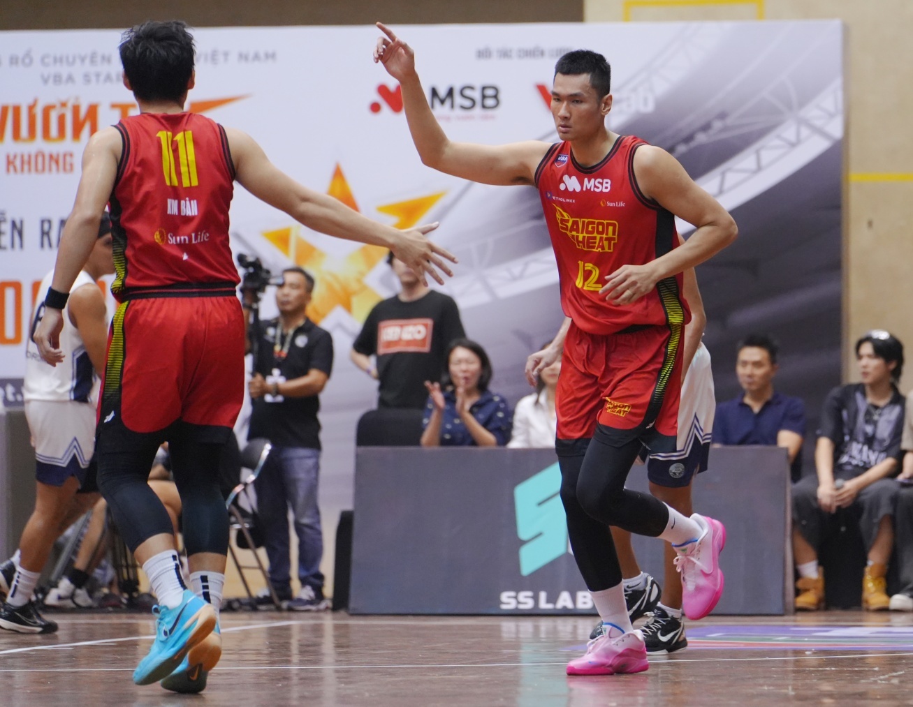 Saigon Heat thang dam trong ngay khai mac VBA 2025 hinh anh
