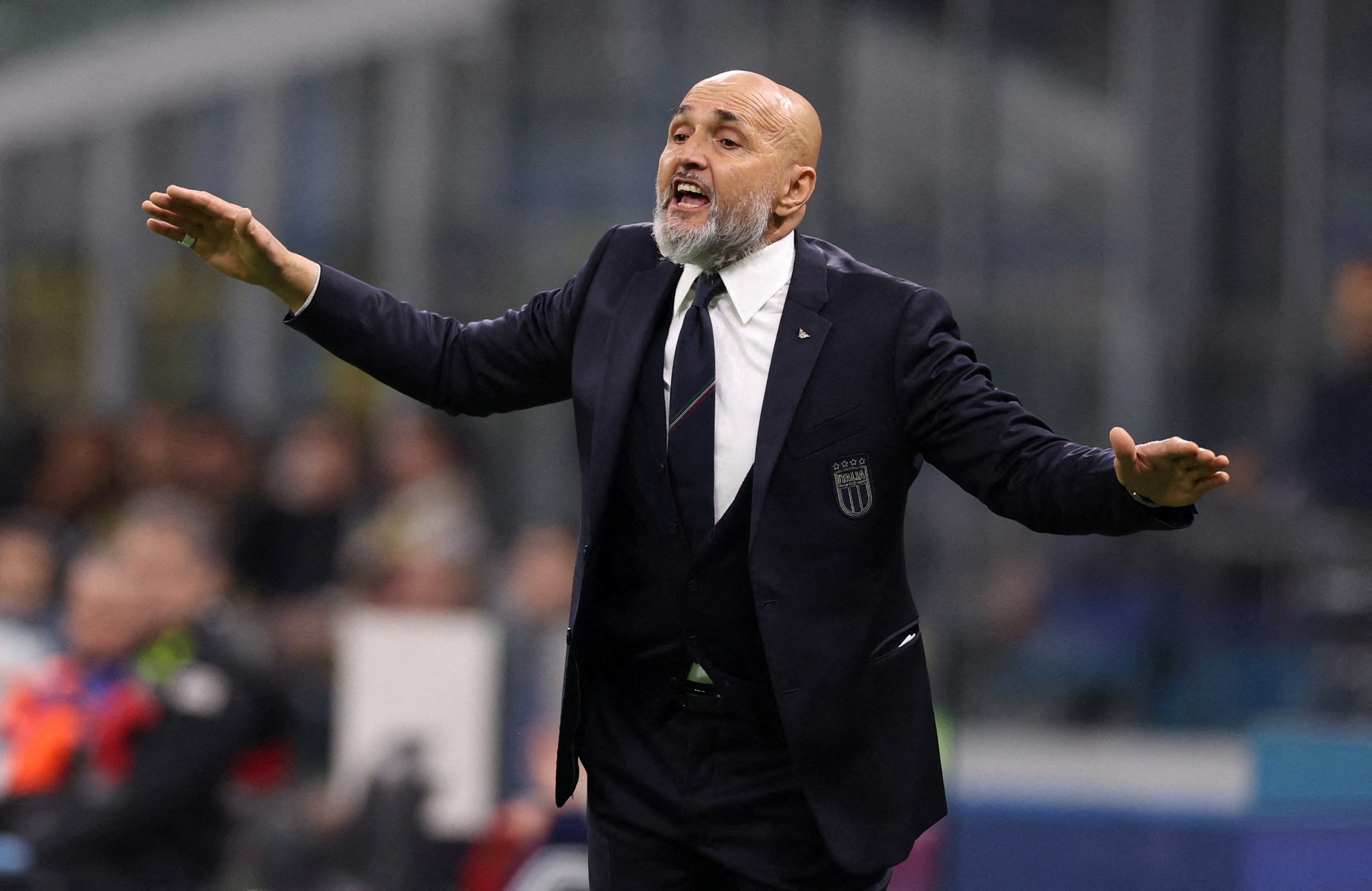 Tuyen Italy va gio G sinh tu hinh anh